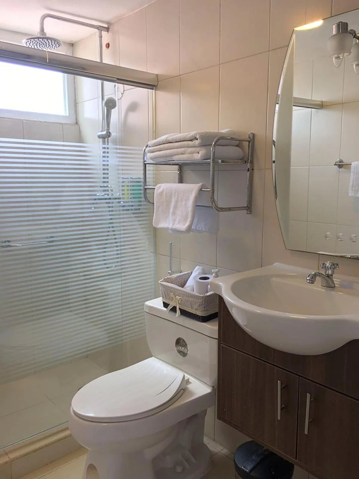 Shower in Casa Hidalgo Ecuador