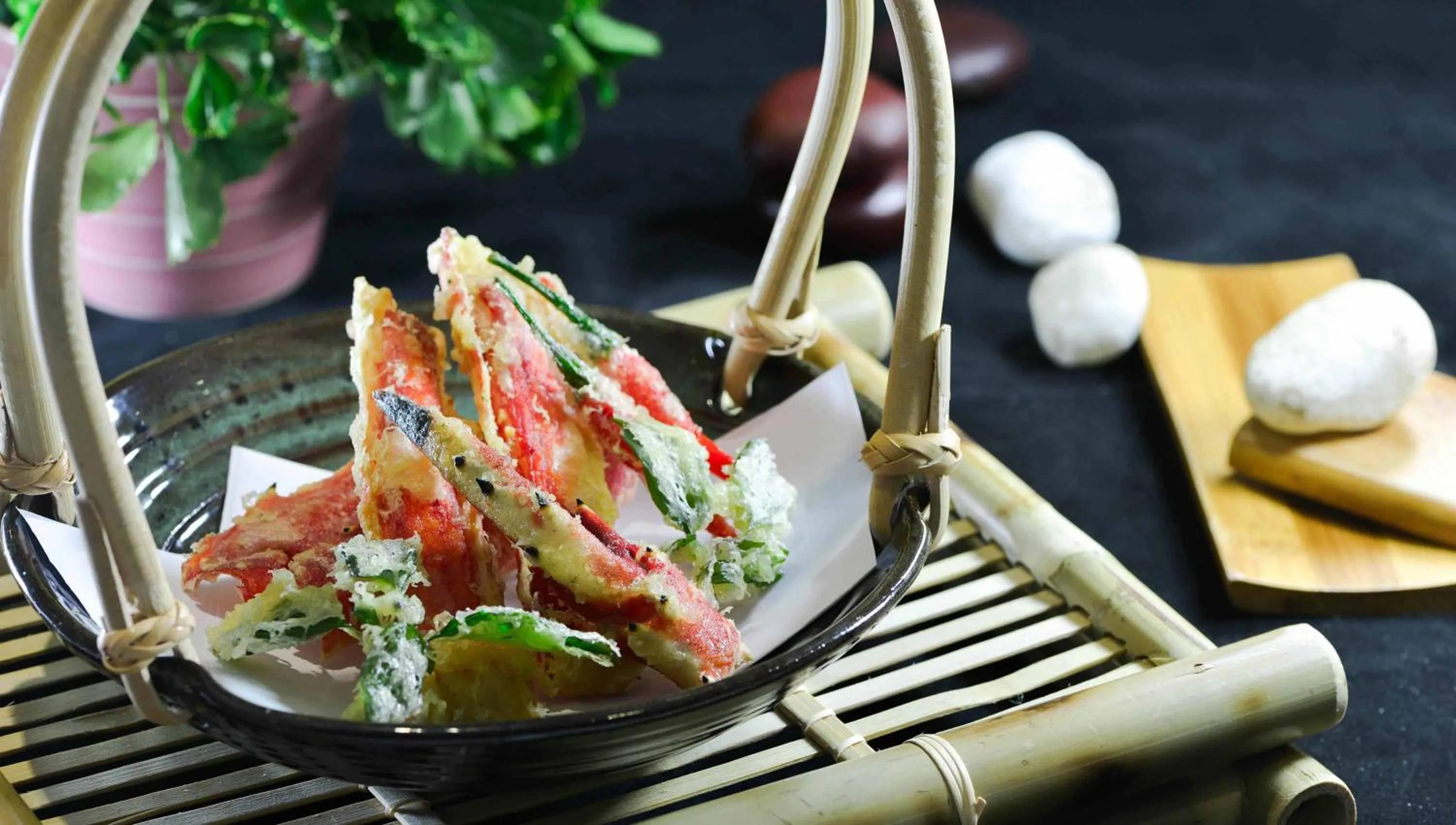 Food and drinks in Almond Hotel Bassac River