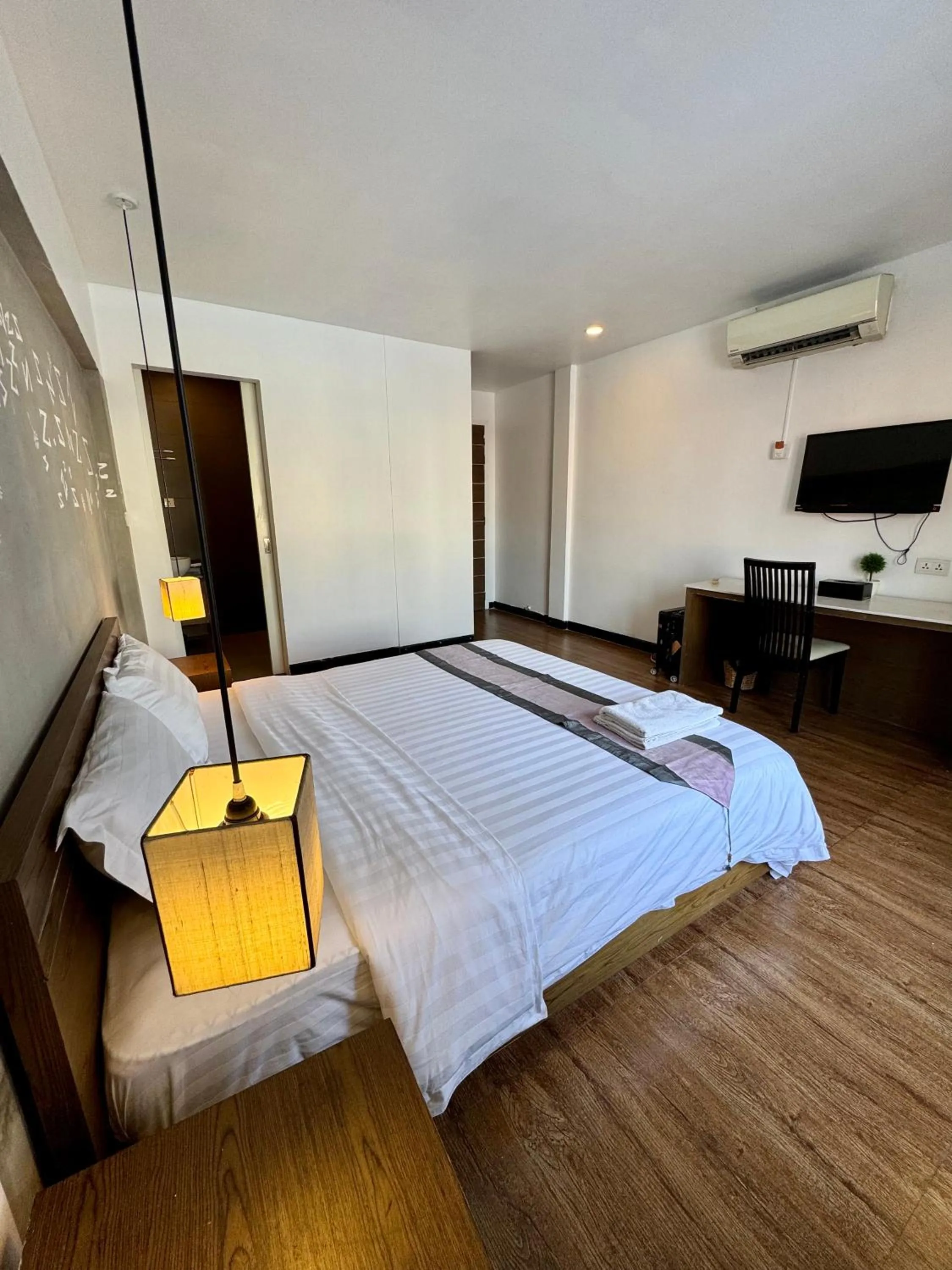 Photo of the whole room, Bed in Asiban Quay Boutique Hotel