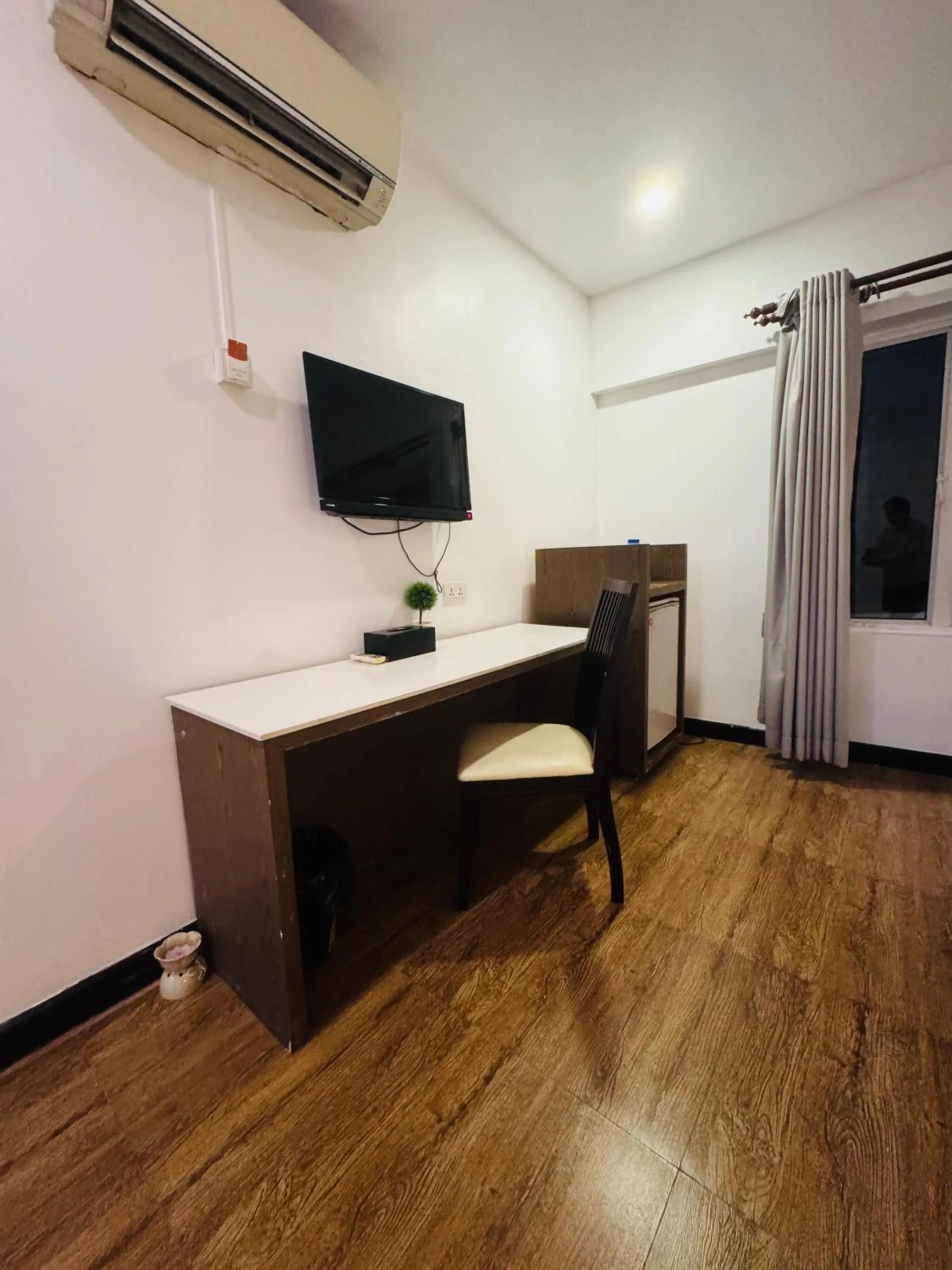 TV and multimedia in Asiban Quay Boutique Hotel