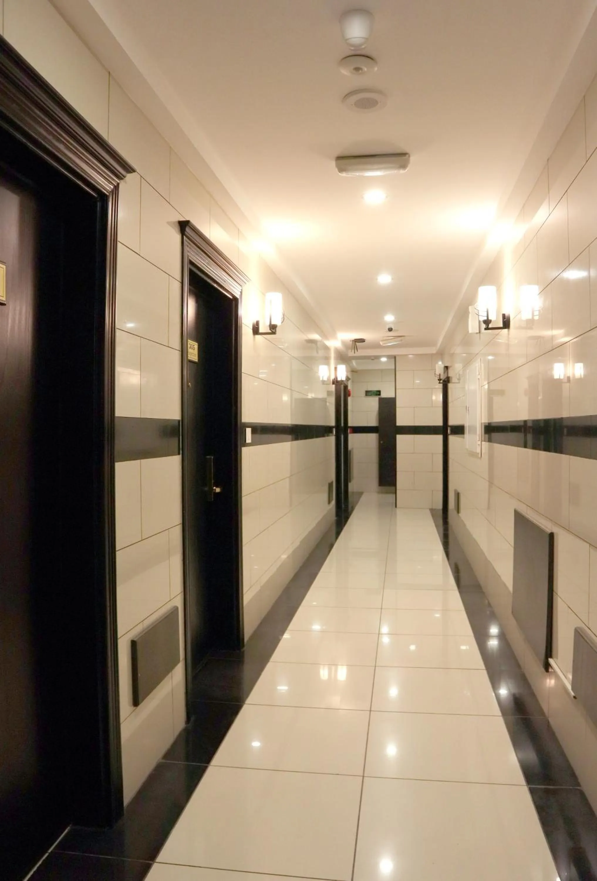 Decorative detail in Easy Inn Hotel Suites