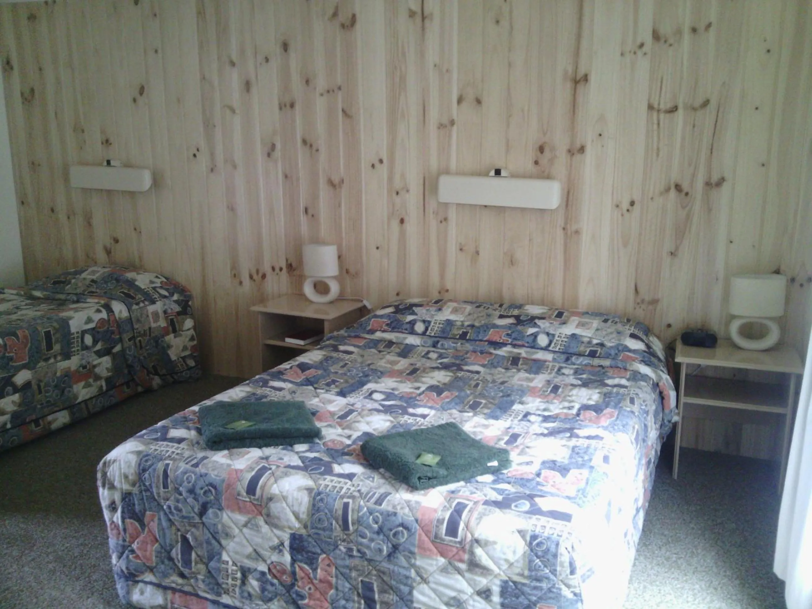 Bed in Snowy River Lodge Motel