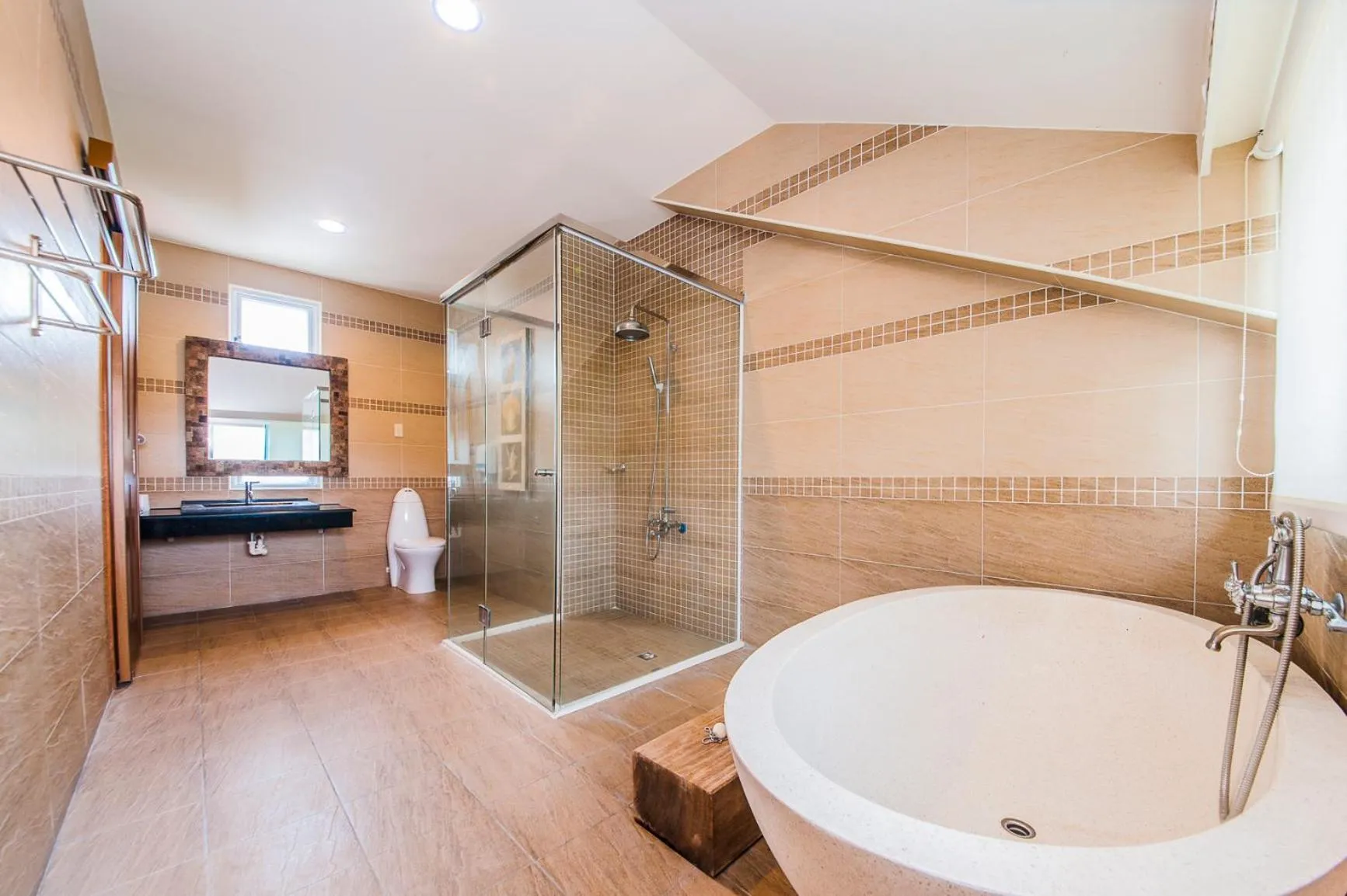 Shower in Seasons Bali Fashion Inn