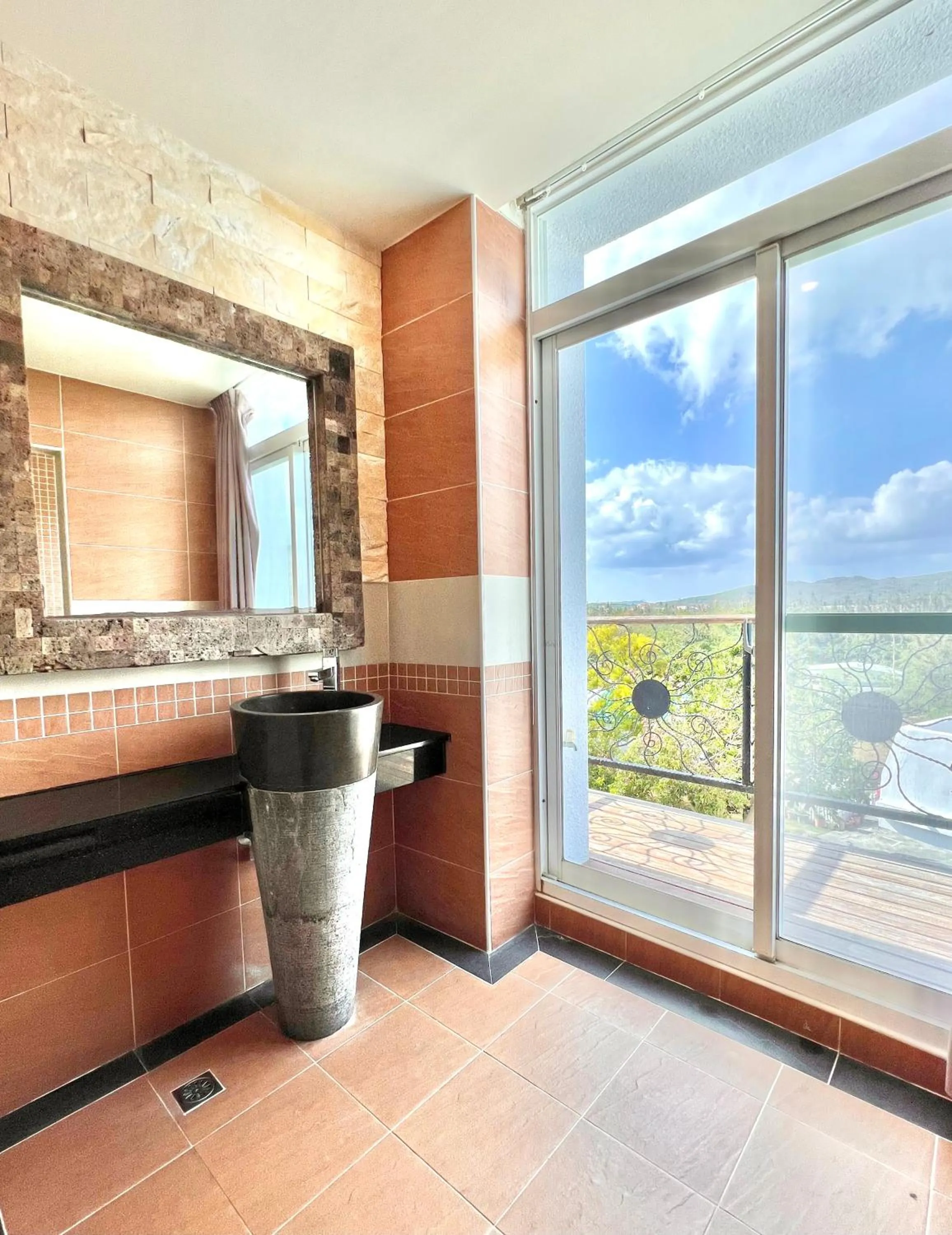 Shower in Seasons Bali Fashion Inn