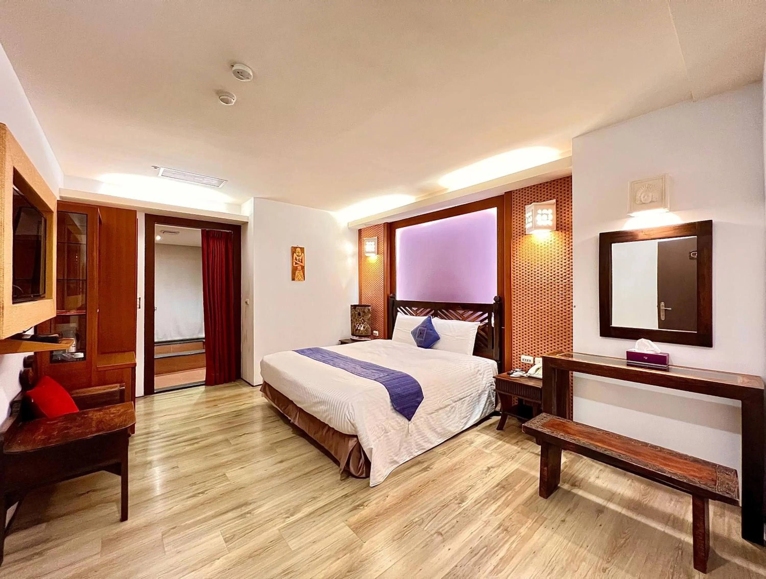 Photo of the whole room, Bed in Seasons Bali Fashion Inn