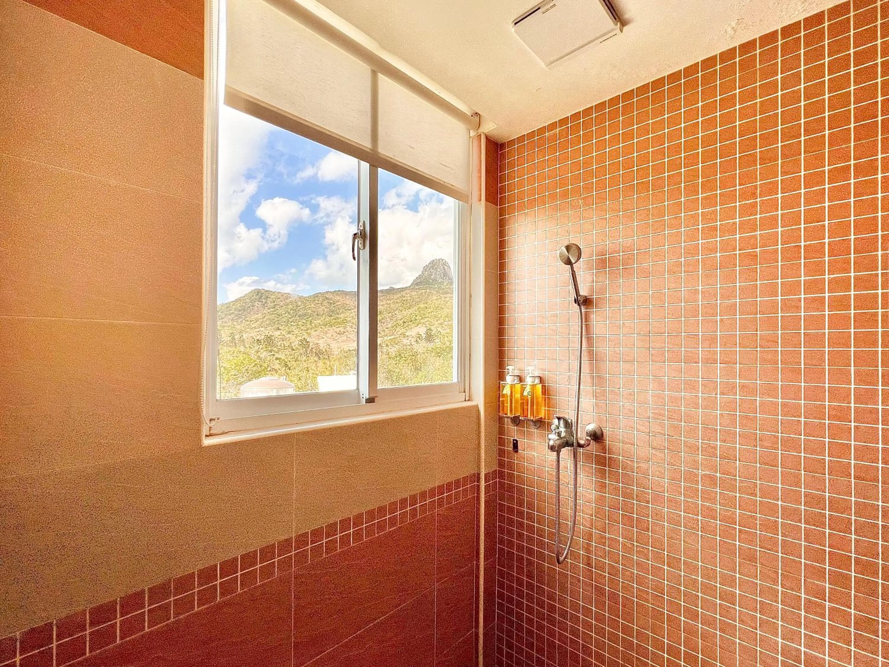 Shower in Seasons Bali Fashion Inn