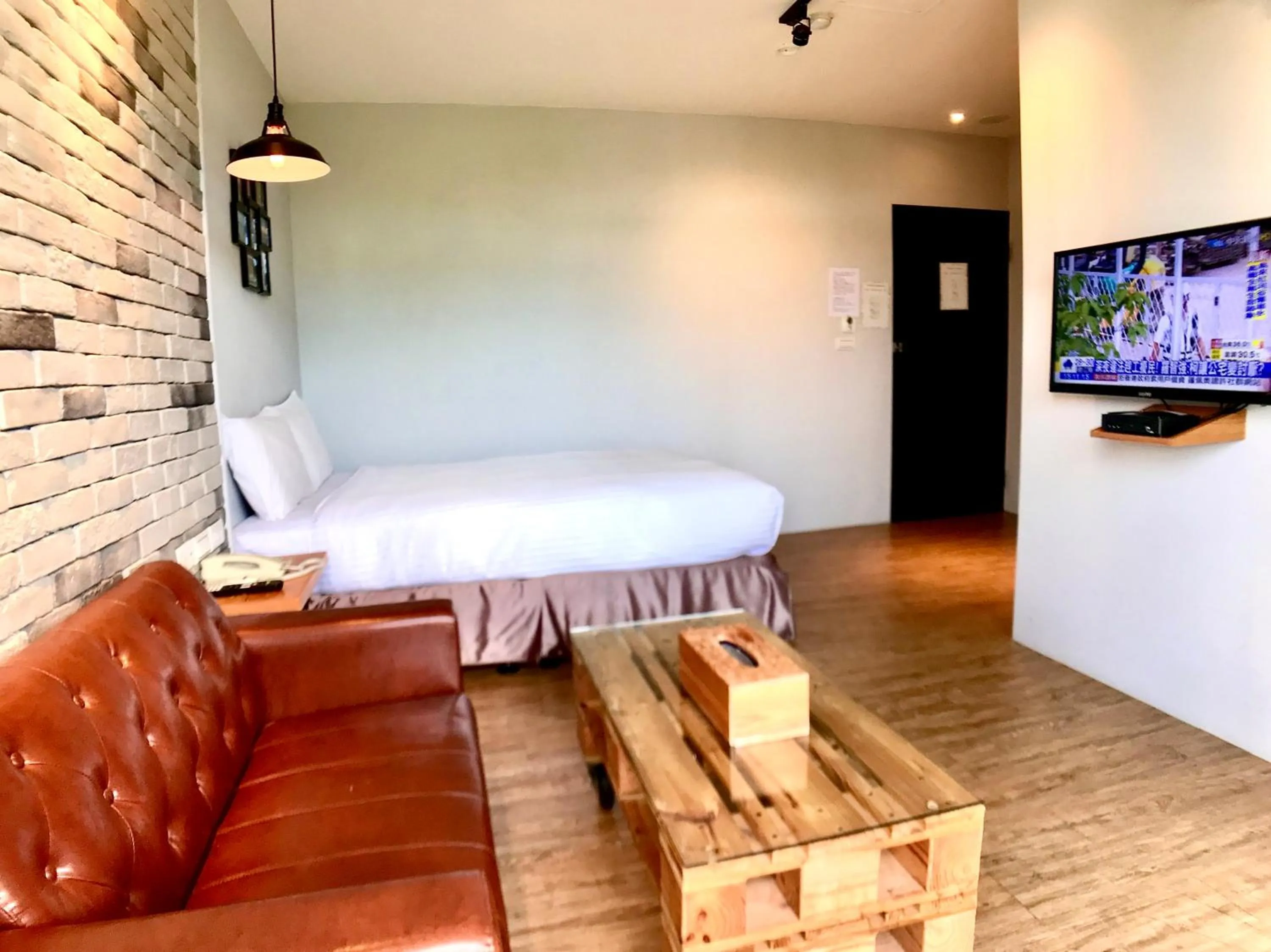 Shower, Bed in Martin Wales Inn