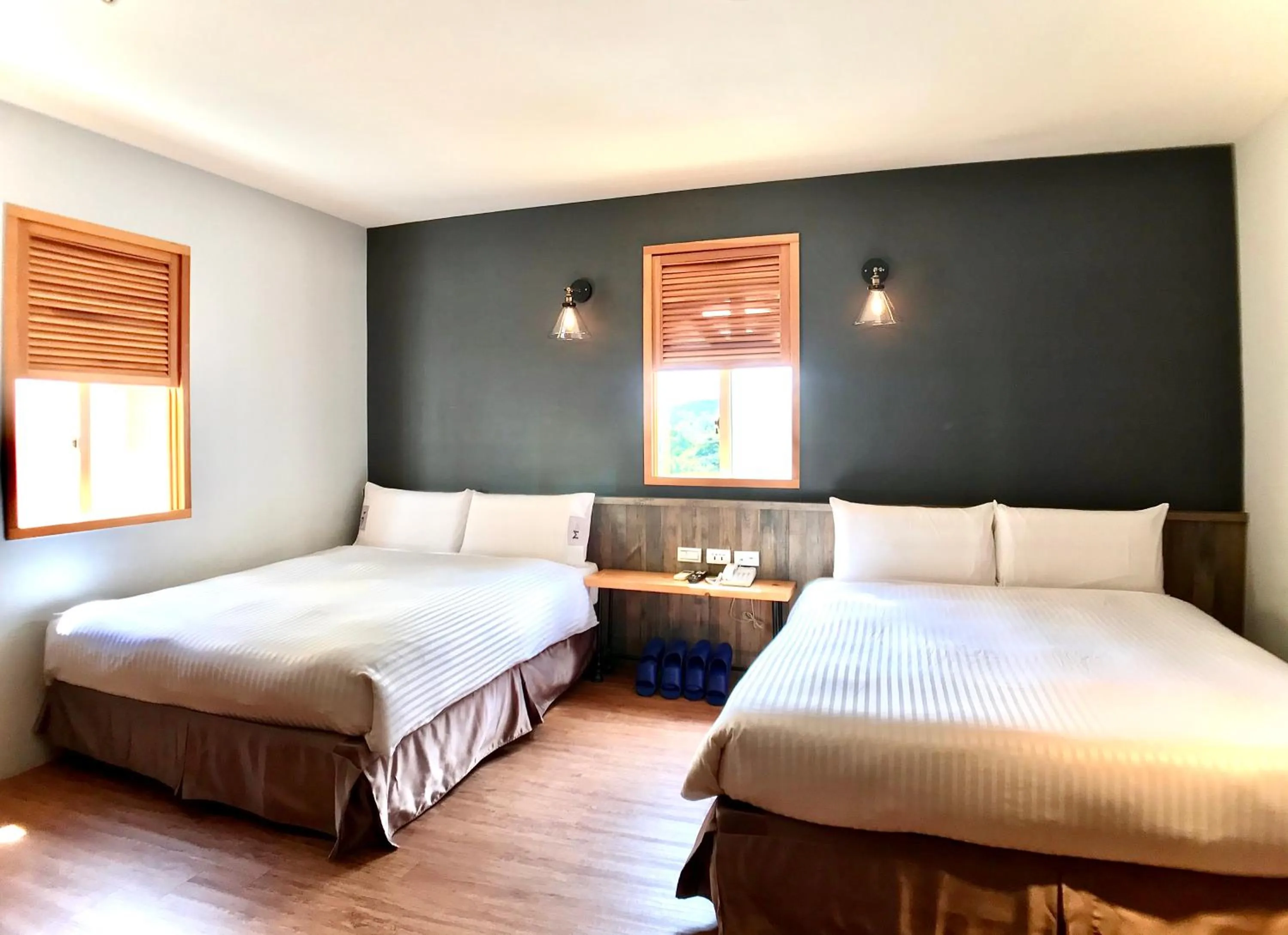 Shower, Bed in Martin Wales Inn