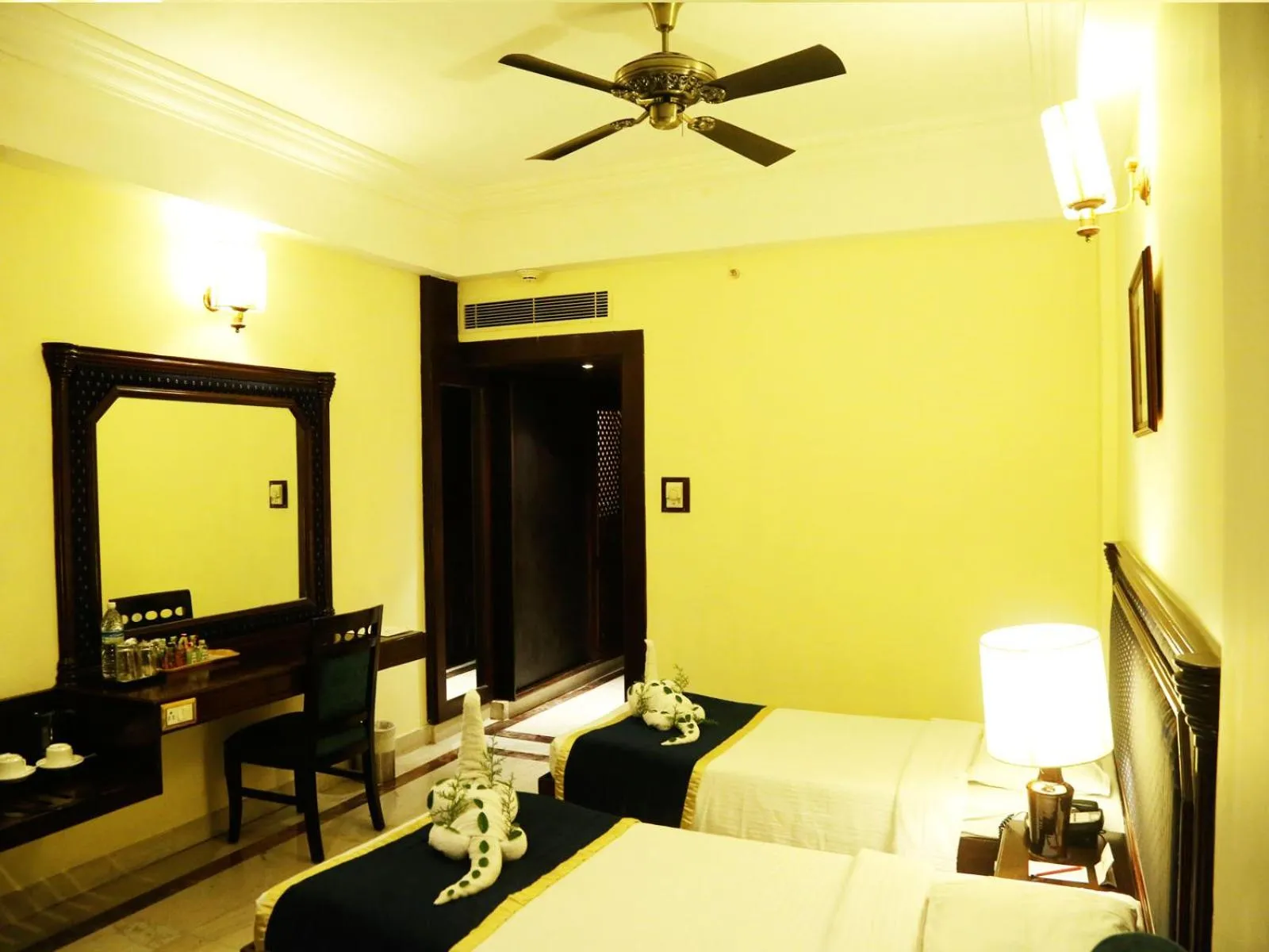 Bed in Anandha Inn Convention Centre and Suites