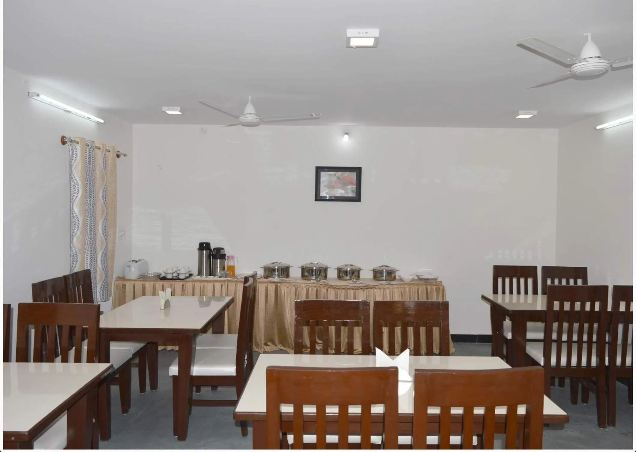 Restaurant/places to eat in SAP Golden Grande Electronic City