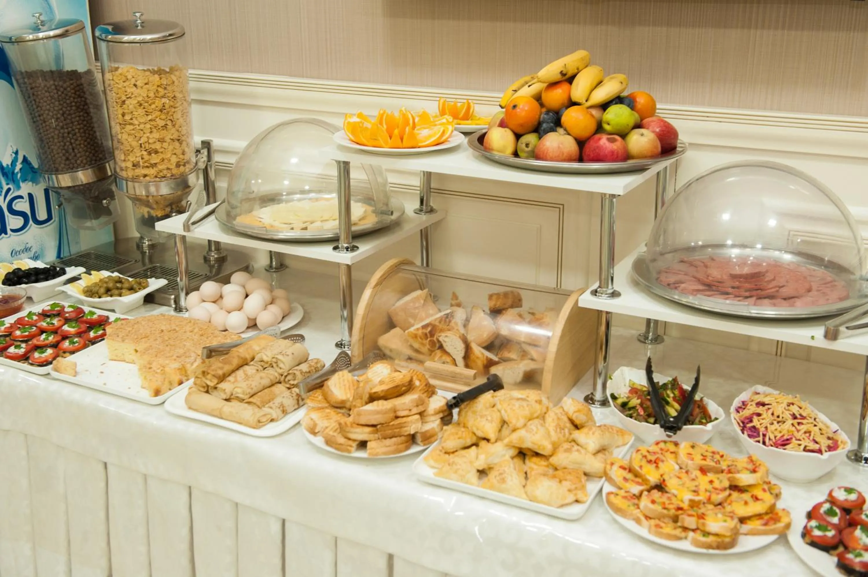 Food in Discovery Hotel