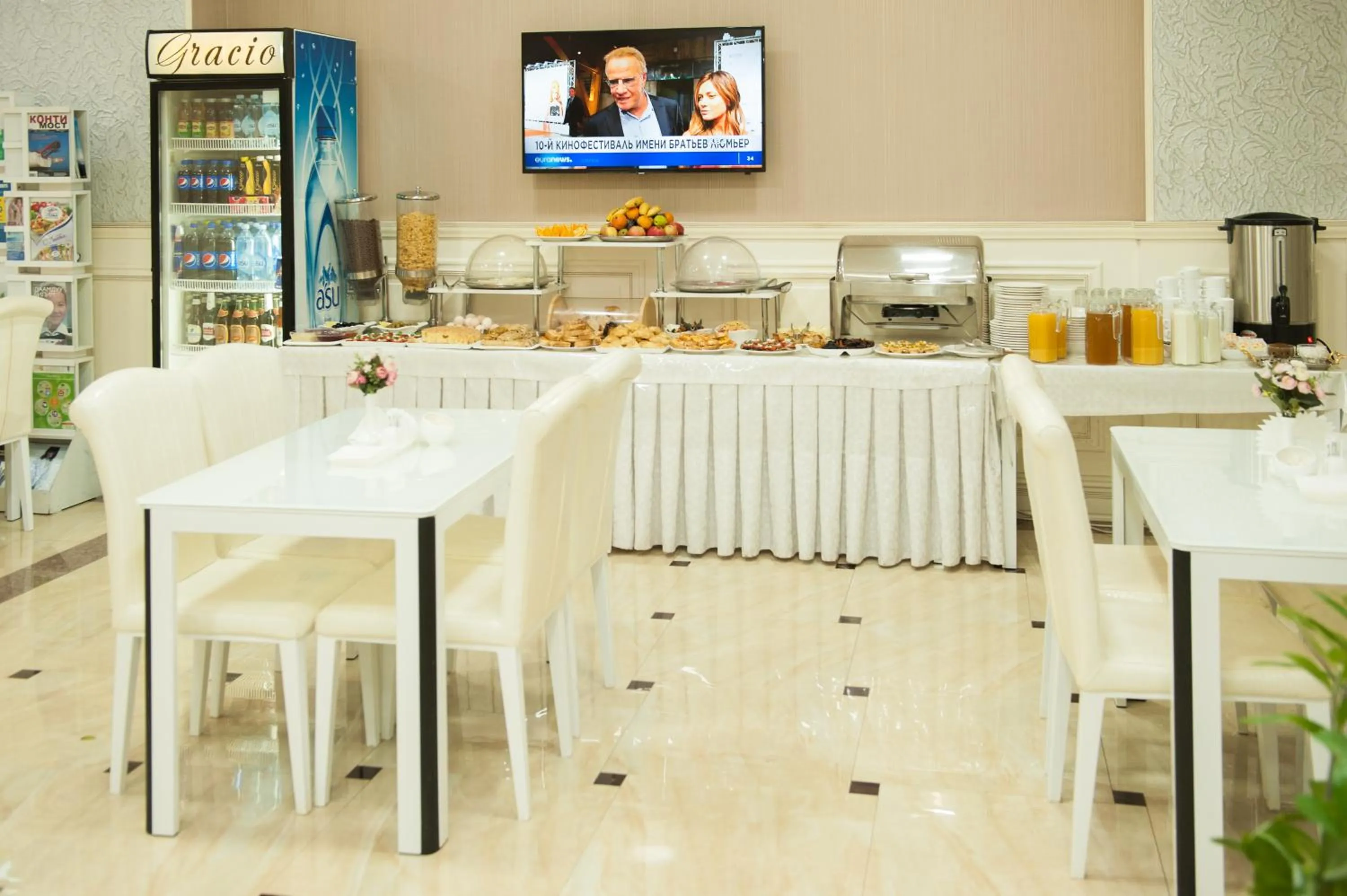 Food in Discovery Hotel