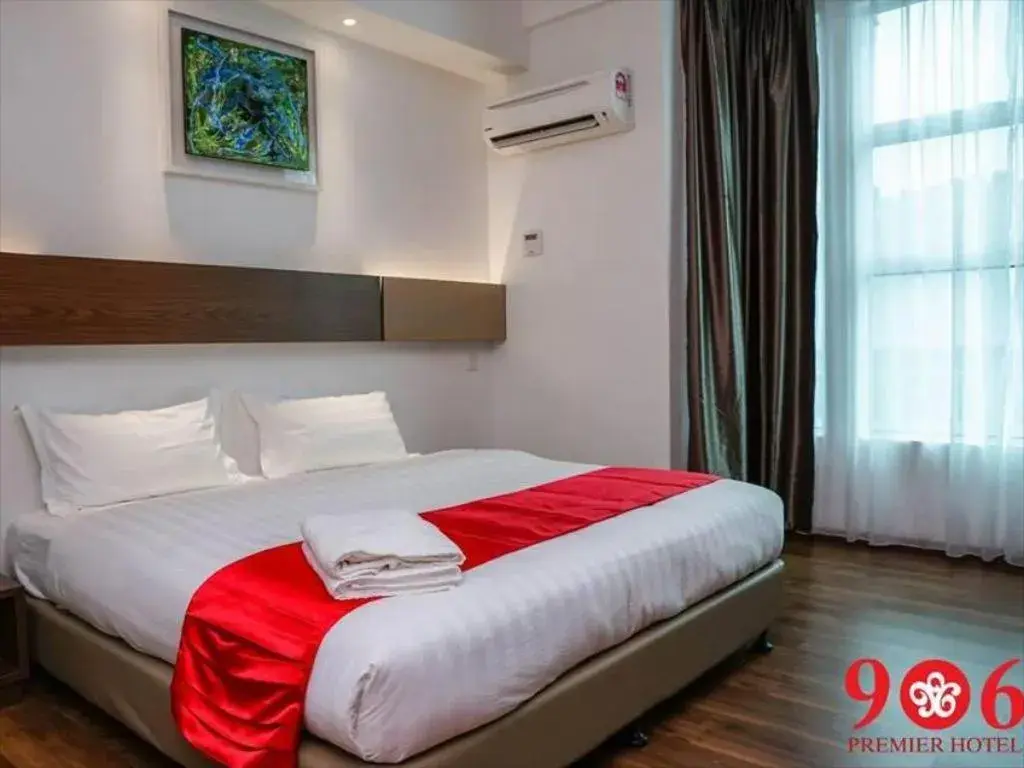Standard Double Room in 906 Premier Hotel Standard Double Room in 906 Premier Hotel