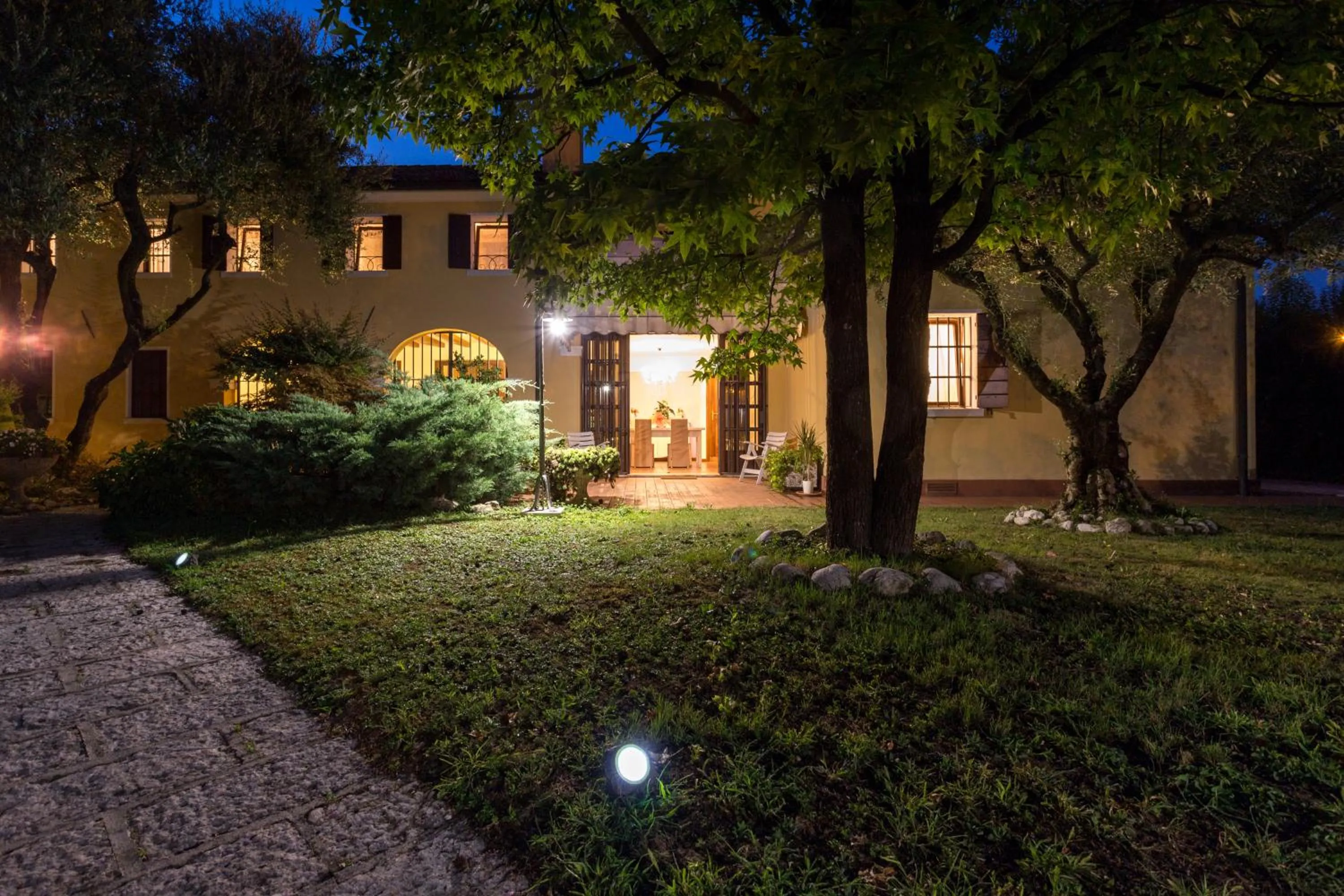 Facade/entrance in La Dimora di Lara B&B