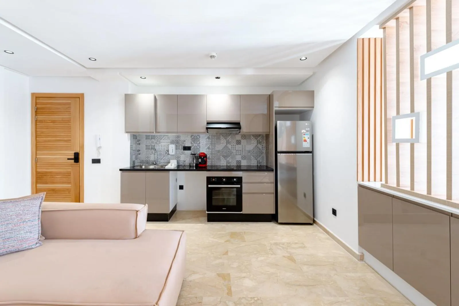 Kitchen or kitchenette in Spinoza House Appart Hôtel