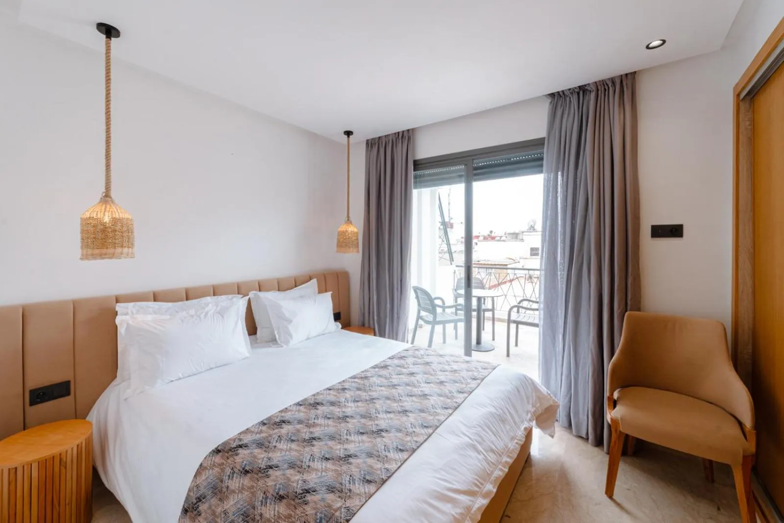 Bedroom, Bed in Spinoza House Appart Hôtel