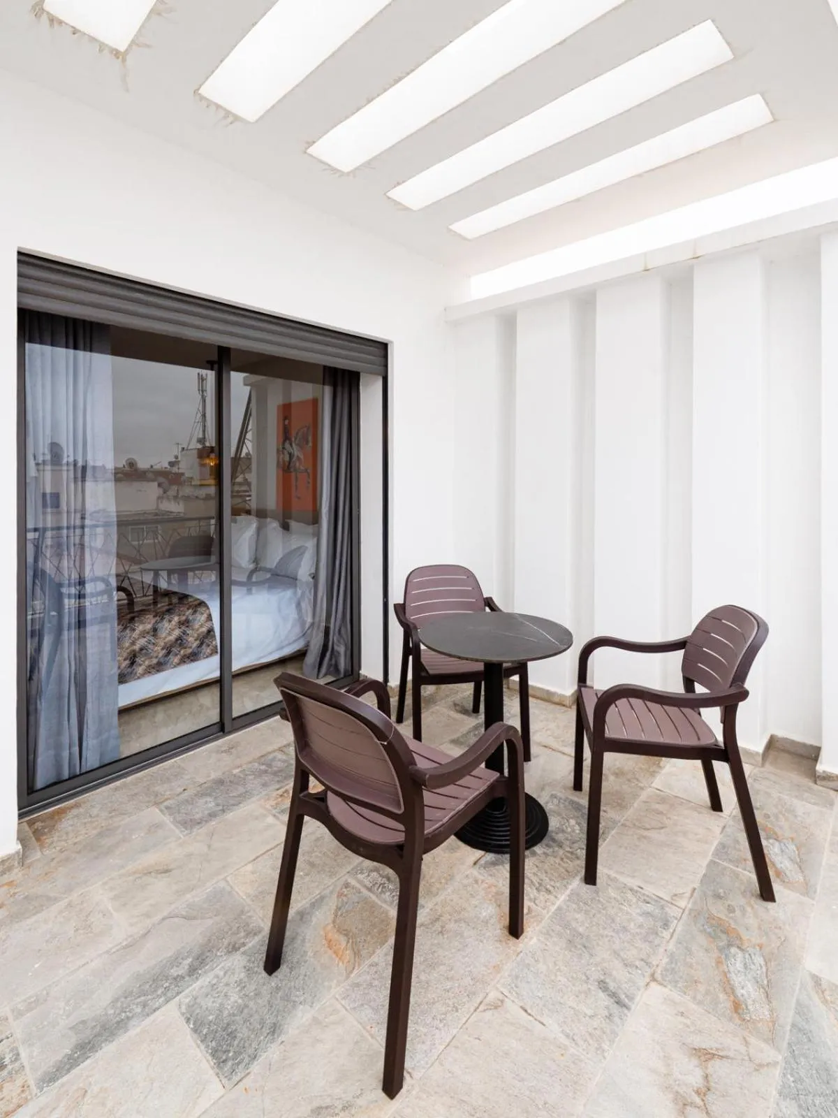 Patio in Spinoza House Appart Hôtel