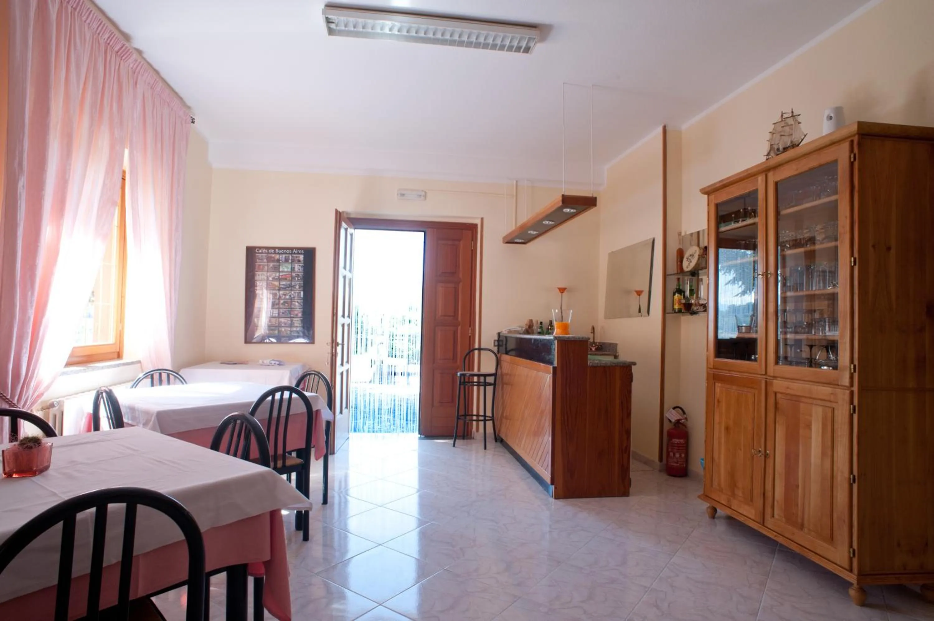 Communal lounge/ TV room, Bed in B&B Le Ginestre