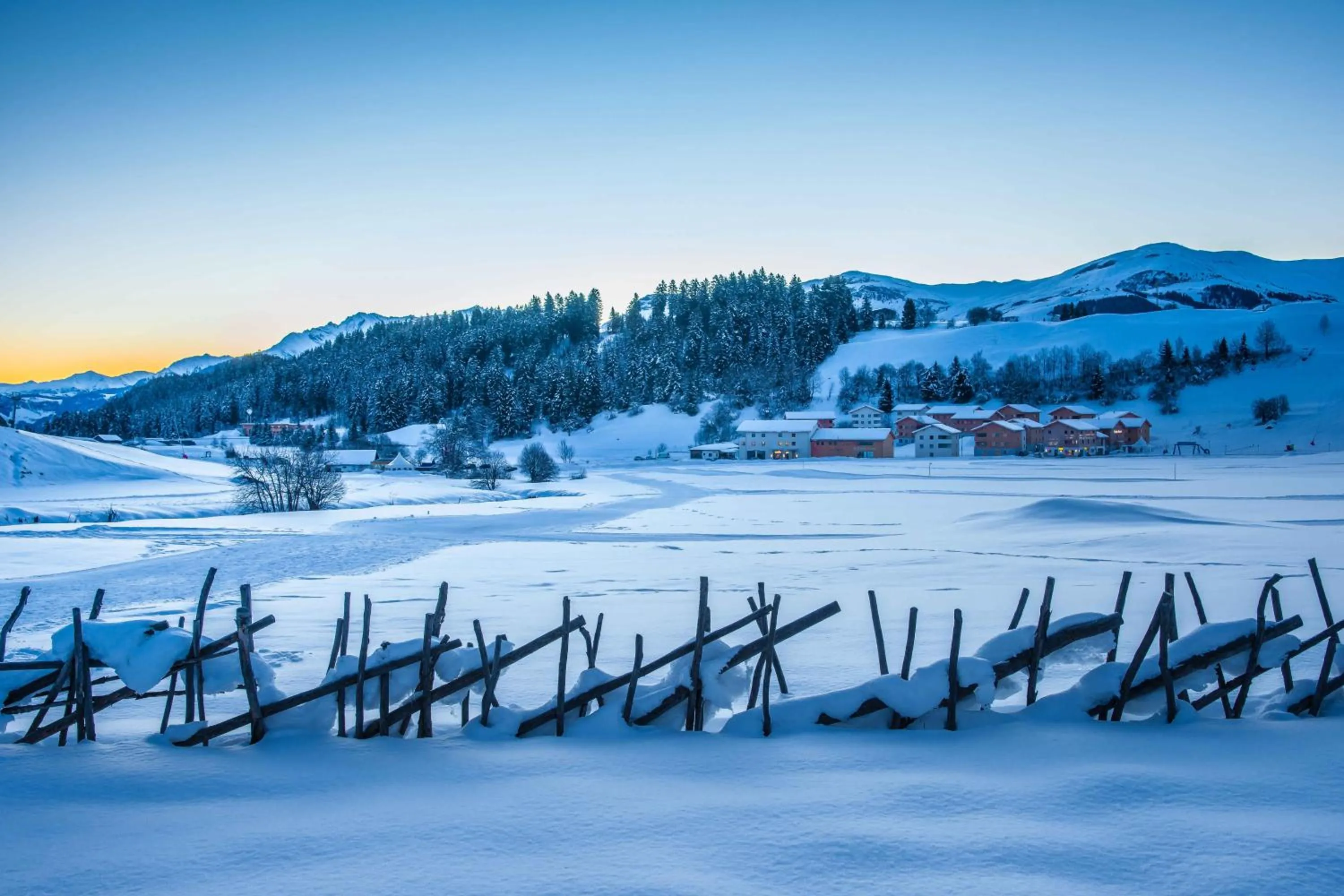 Property building in Pradas Resort Brigels