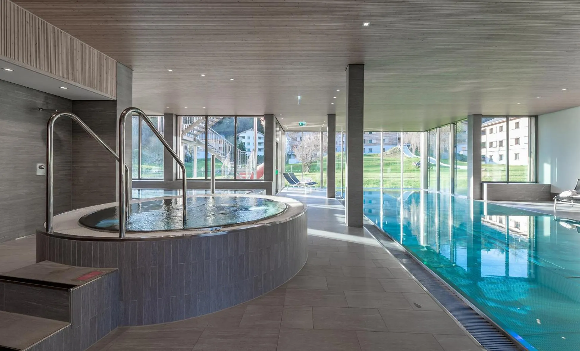 Swimming pool in Pradas Resort Brigels