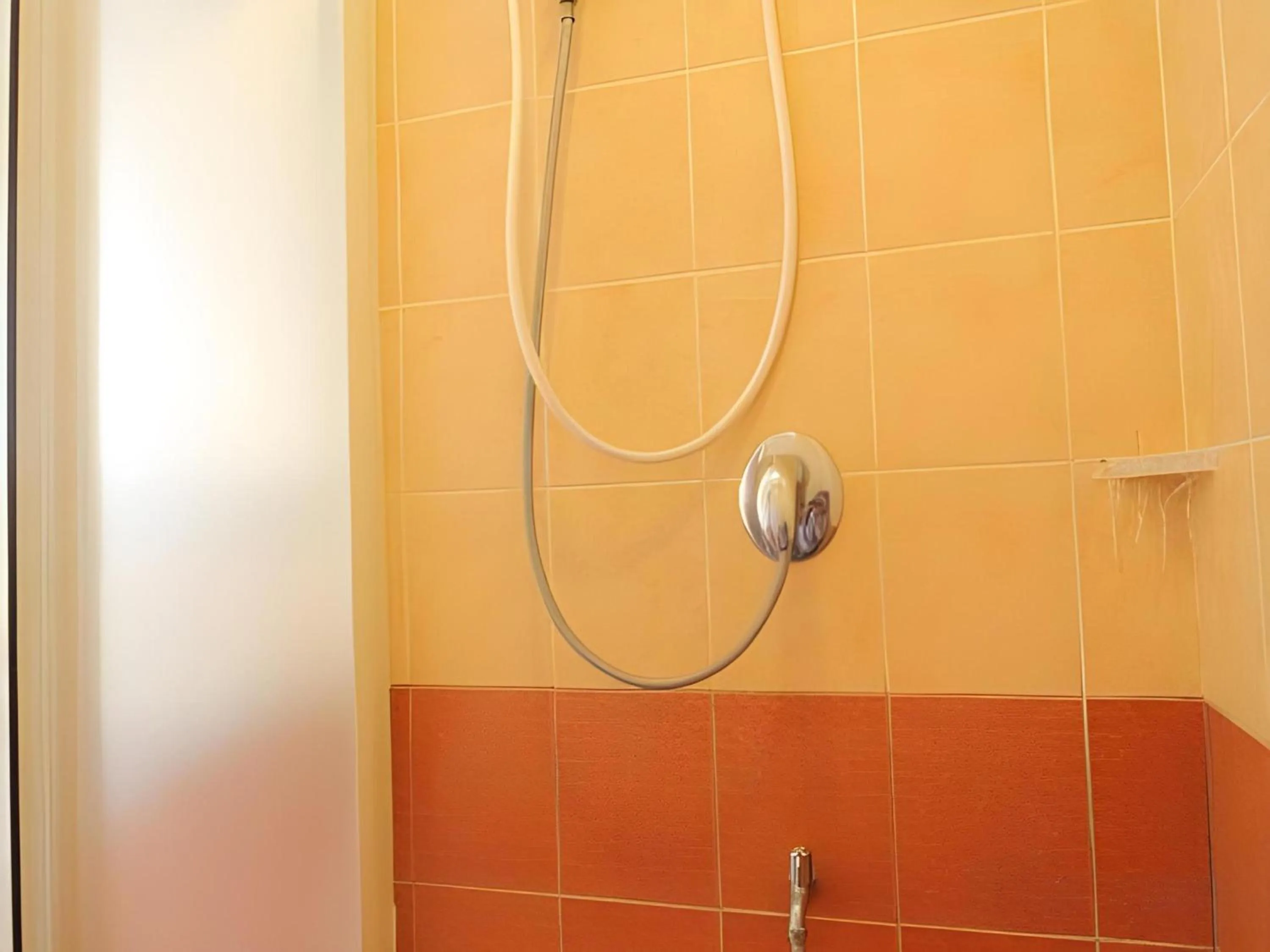 Bathroom in Pannee Lodge Khaosan - SHA Plus