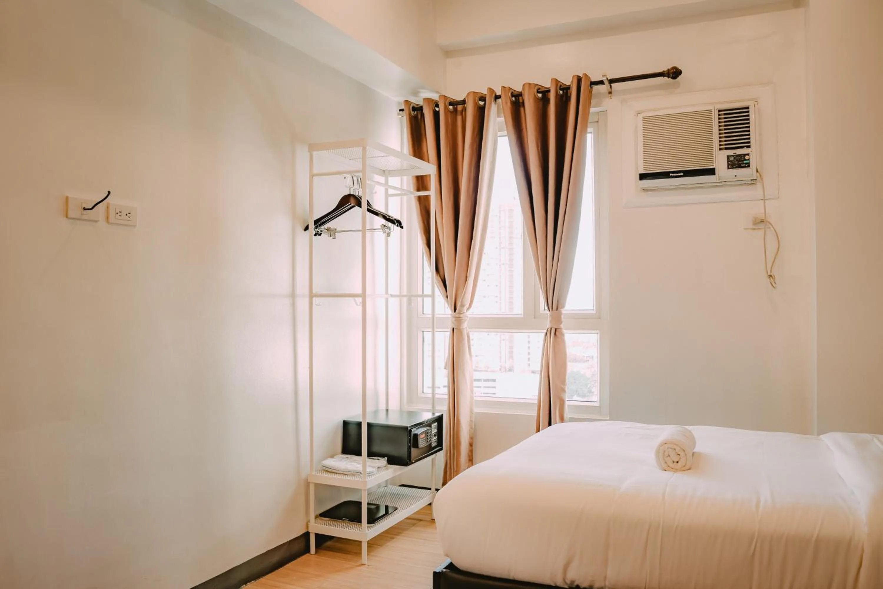 Bedroom, Bed in I Suites Hotel Malate