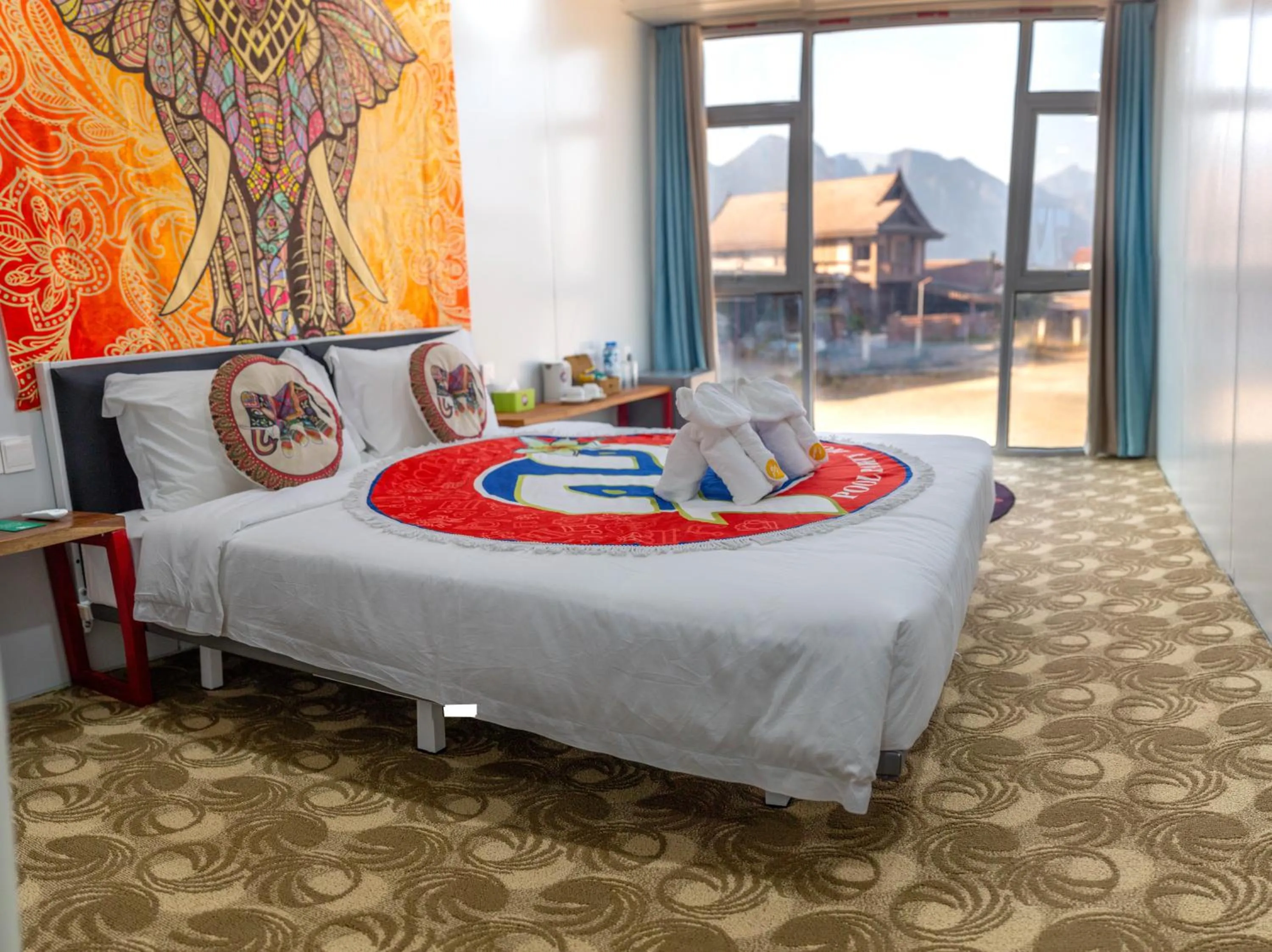 Photo of the whole room, Bed in Pool Party Hotel