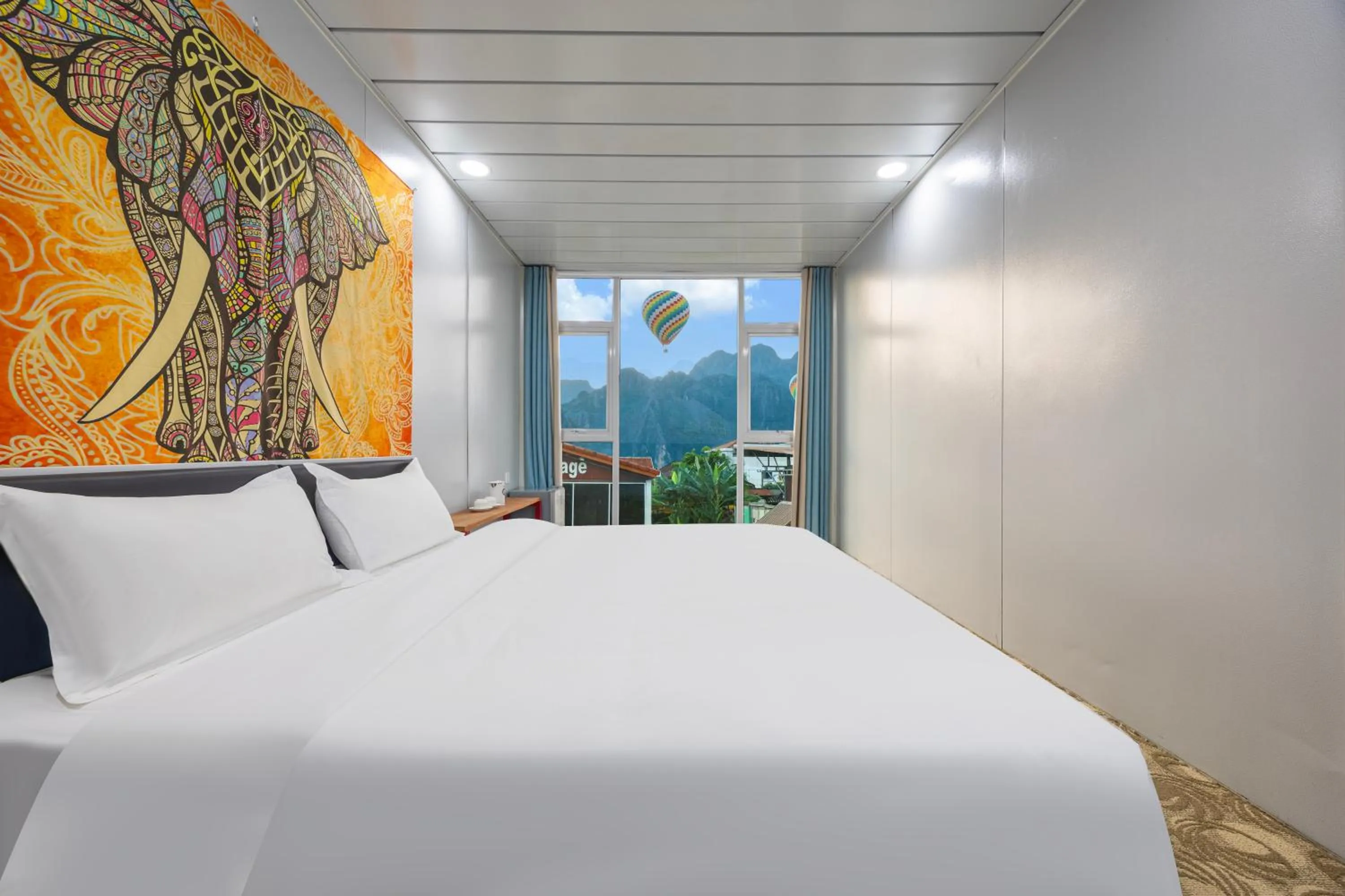 Bed in Pool Party Hotel