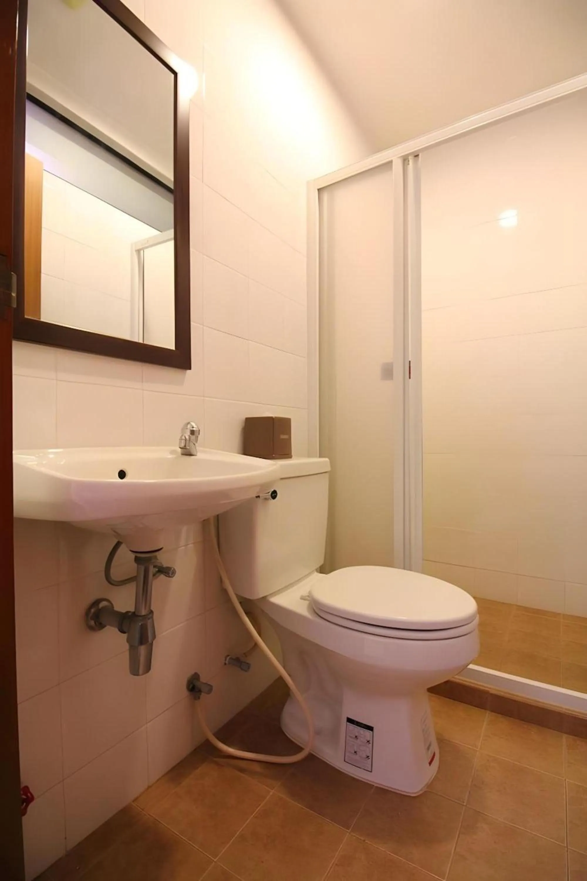 Bathroom in Super OYO 484 Pannee Residence Khaosan Sha Plus