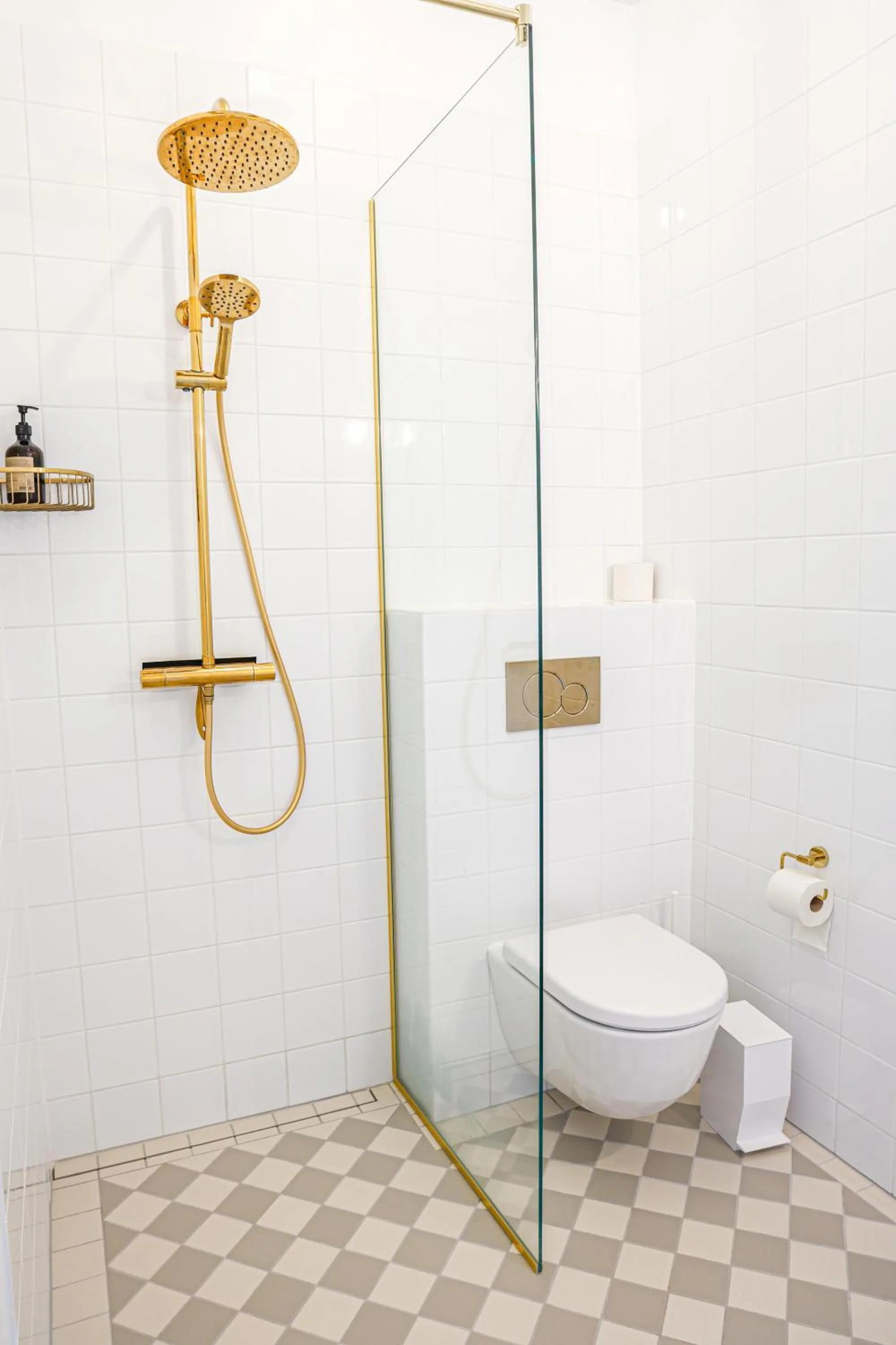 Shower in Lundsgaard Gods Badehotel