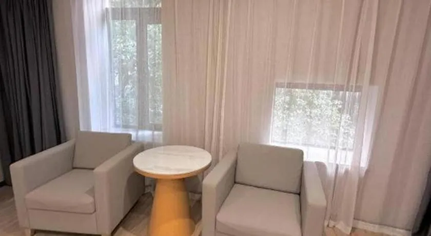 Hongqiao Pujue International Zhongshan Park Metro Station