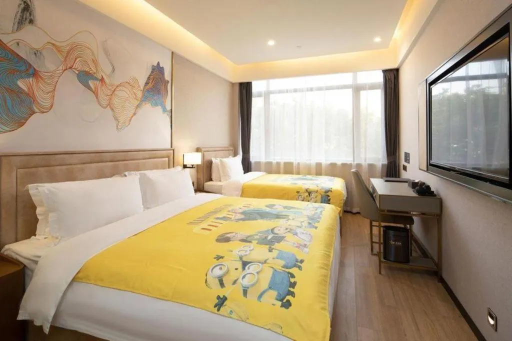 Bed in Hongqiao Pujue International Zhongshan Park Metro Station