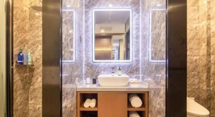 Hongqiao Pujue International Zhongshan Park Metro Station