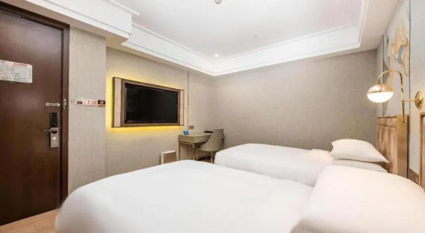 Bed in Hongqiao Pujue International Zhongshan Park Metro Station