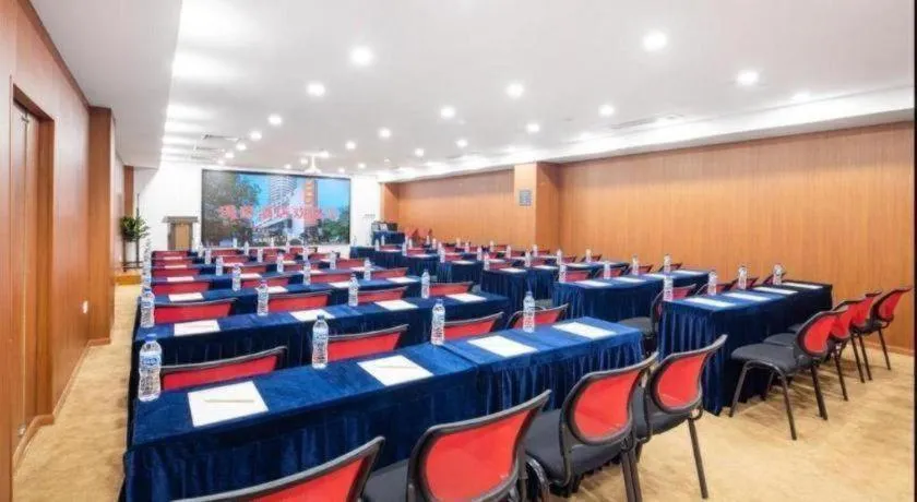 Hongqiao Pujue International Zhongshan Park Metro Station