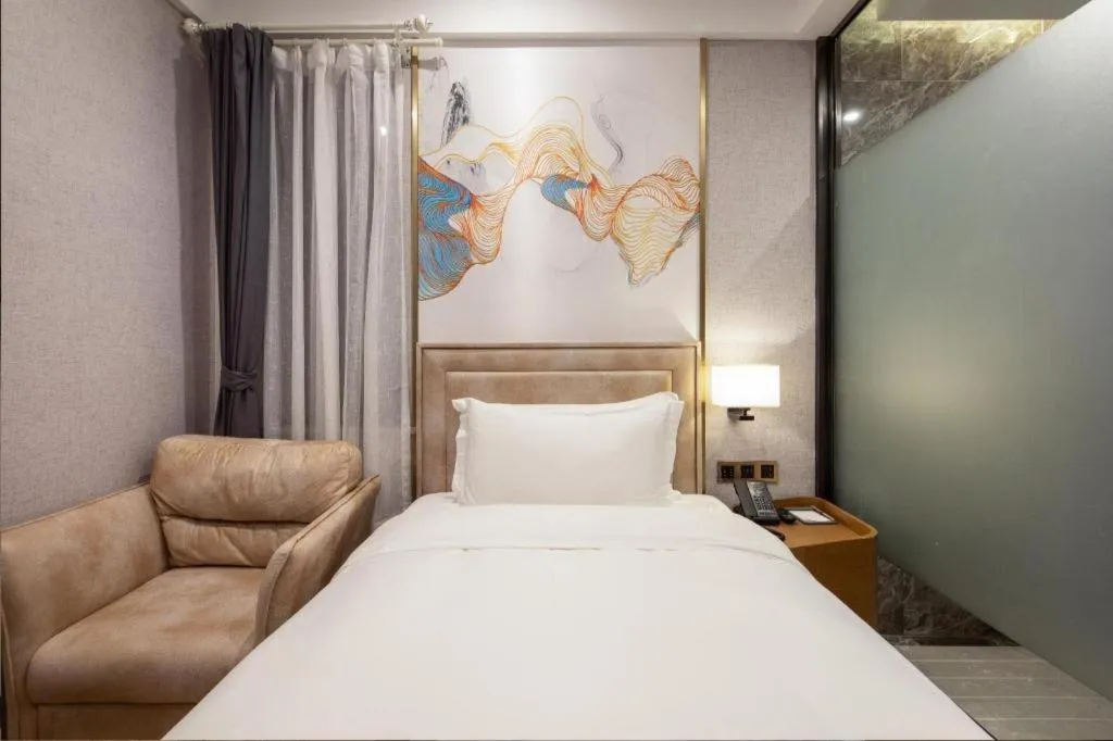 Bed in Hongqiao Pujue International Zhongshan Park Metro Station