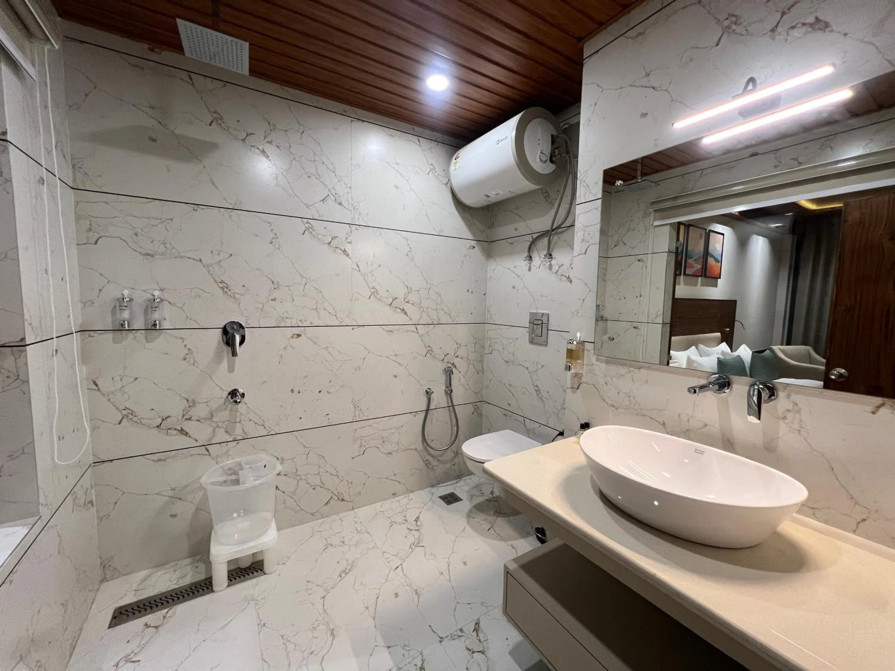 Shower in North Deodar Resort, Kasol