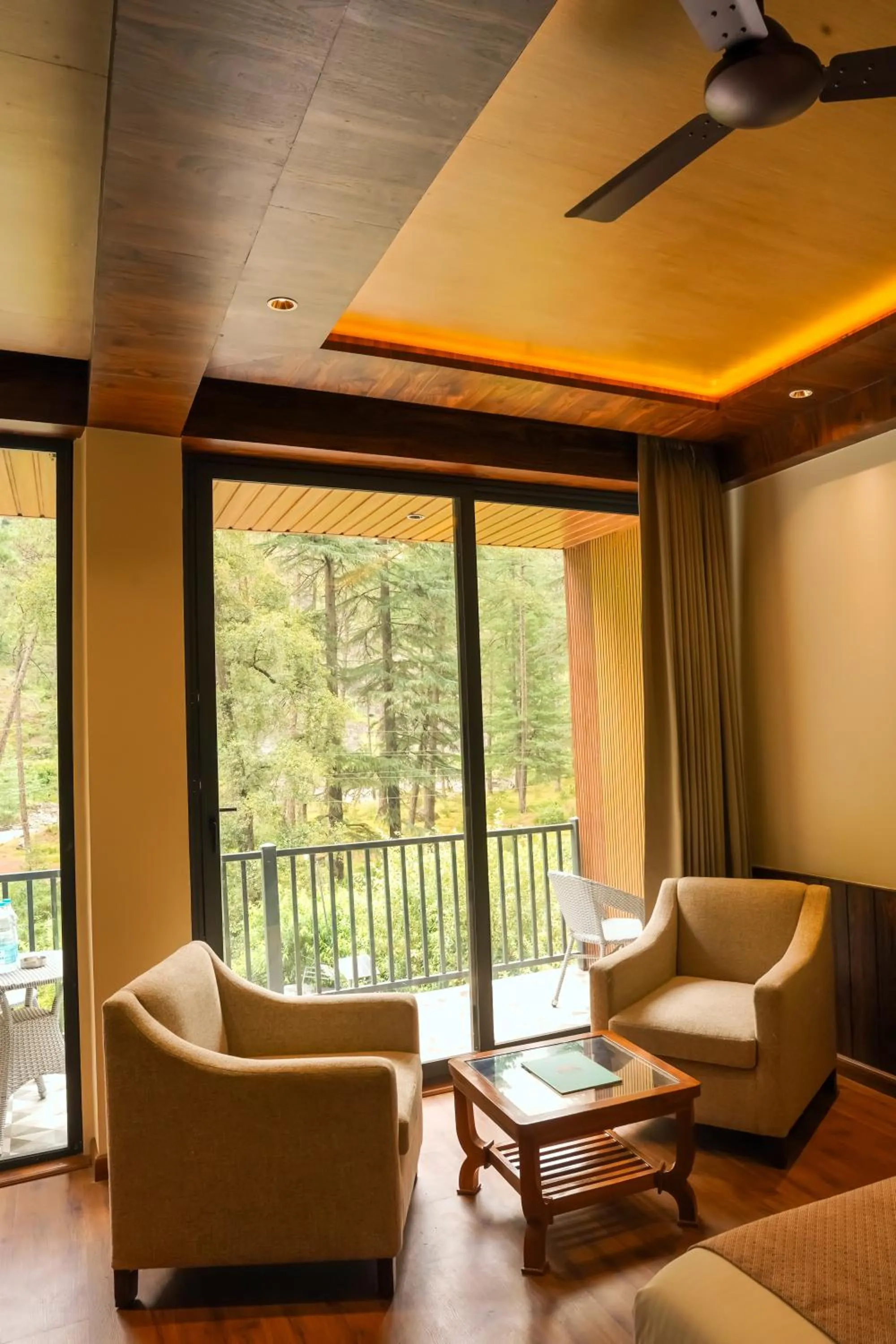 Seating area in North Deodar Resort, Kasol