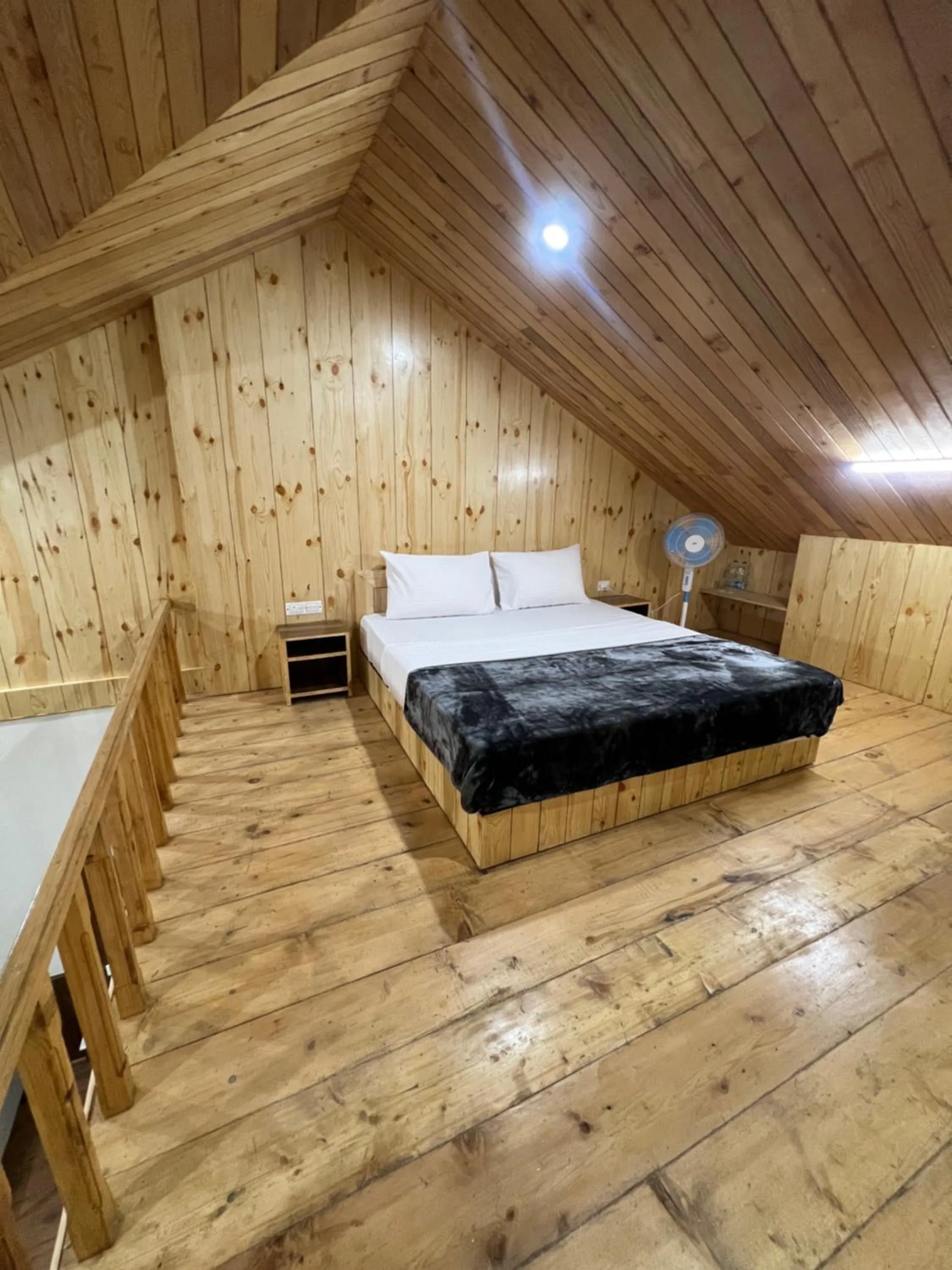 Bed in North Deodar Resort, Kasol