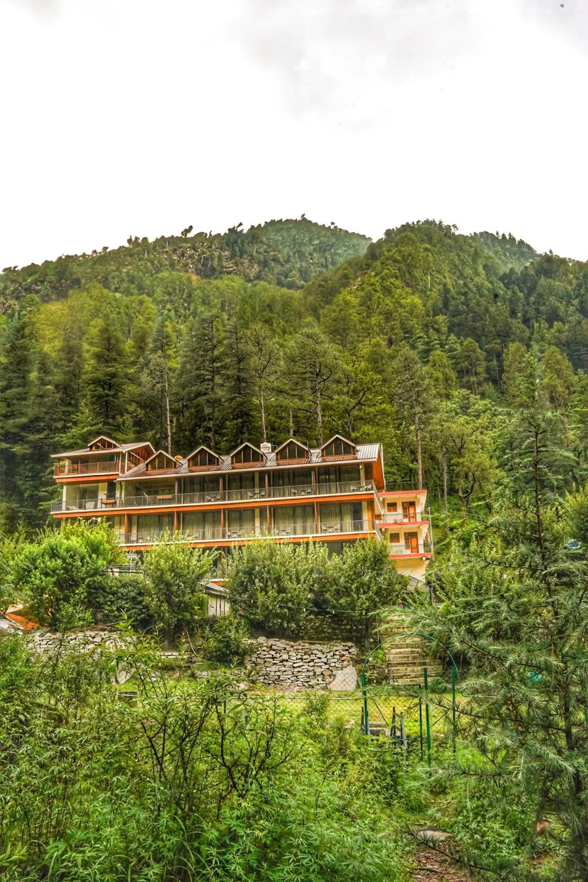 Property building in North Deodar Resort, Kasol