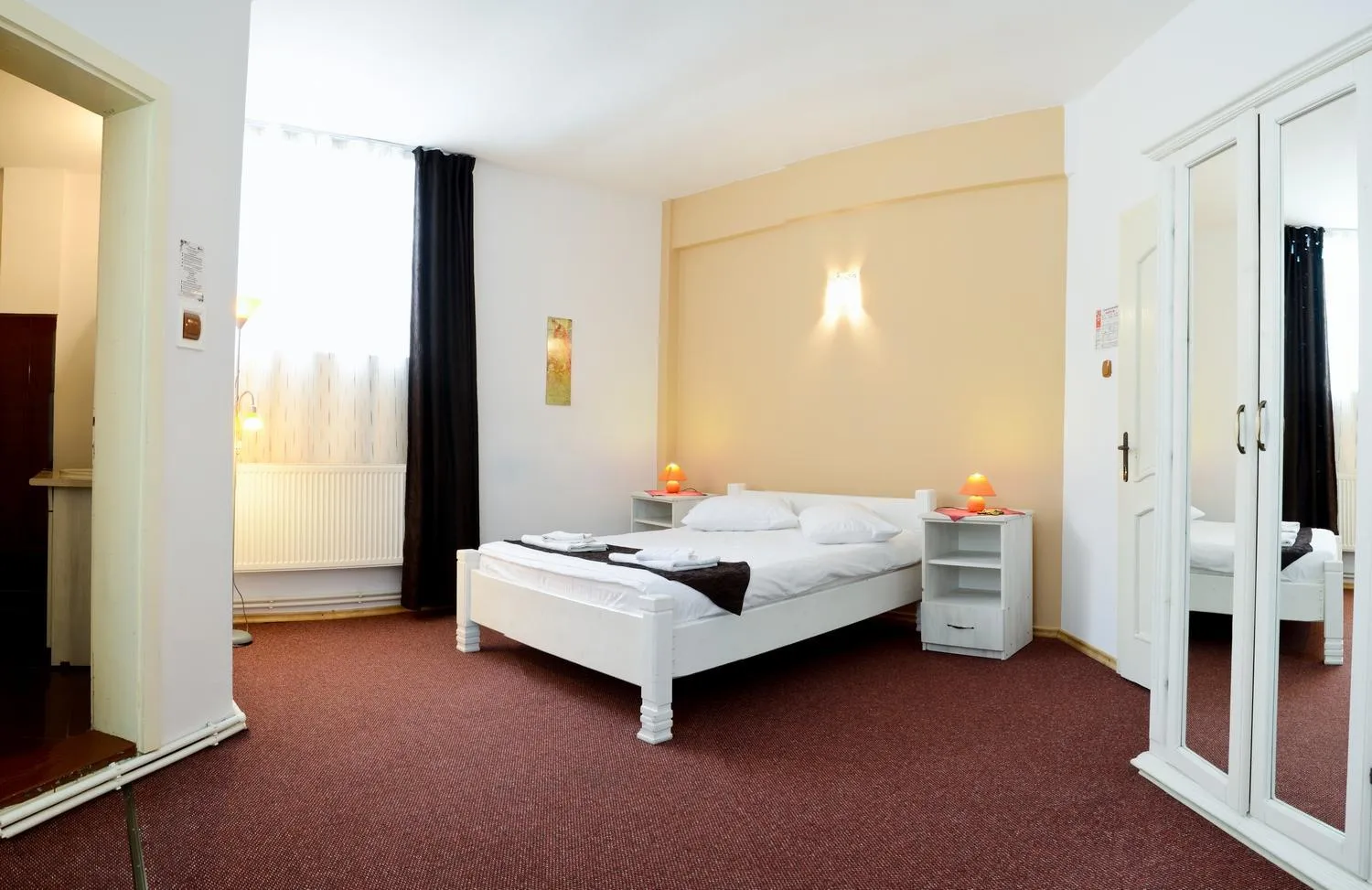 Bed in Pensiunea Happy Inn