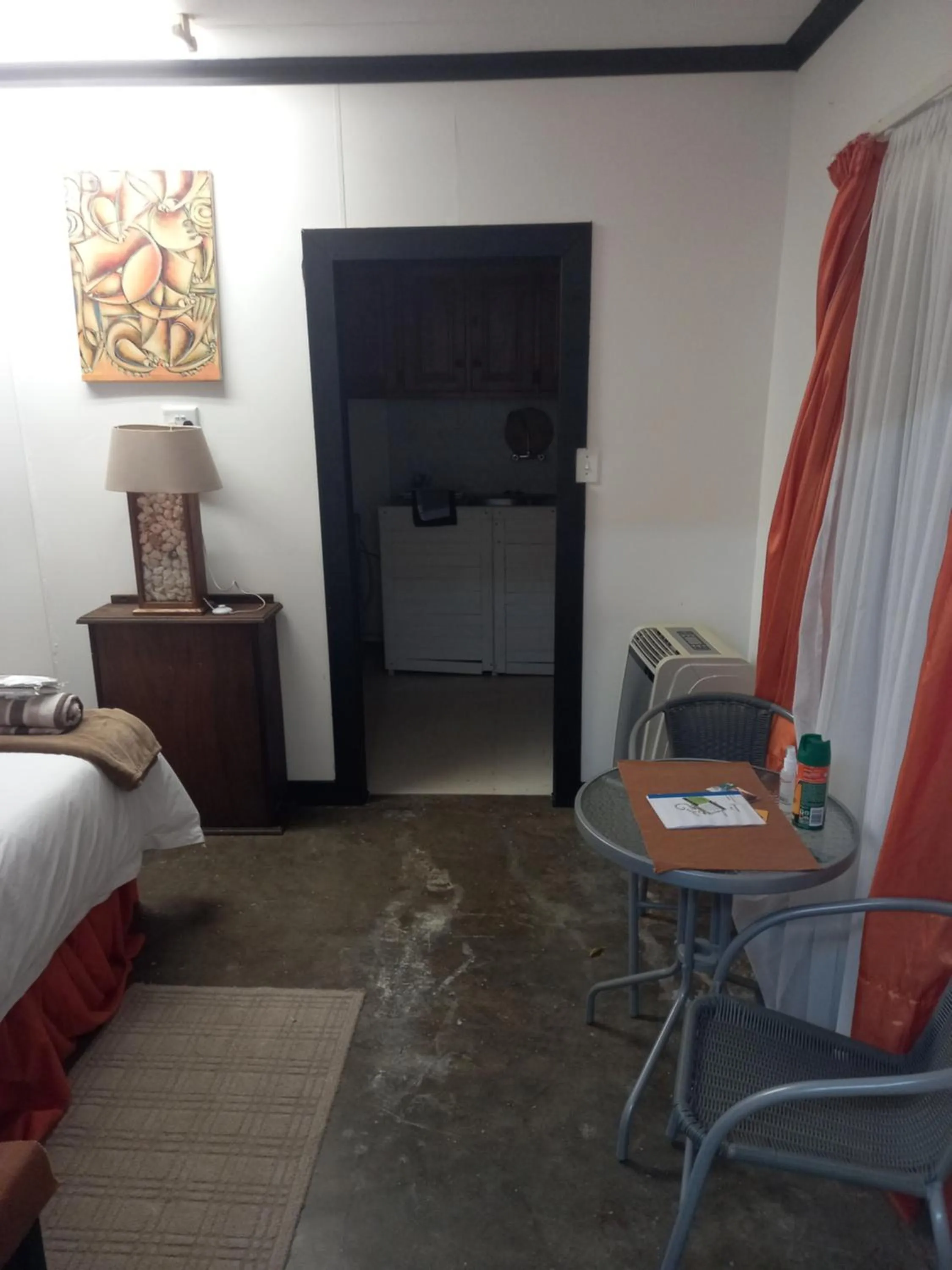 Kitchen or kitchenette, Bed in Geckos B&B and Self-catering