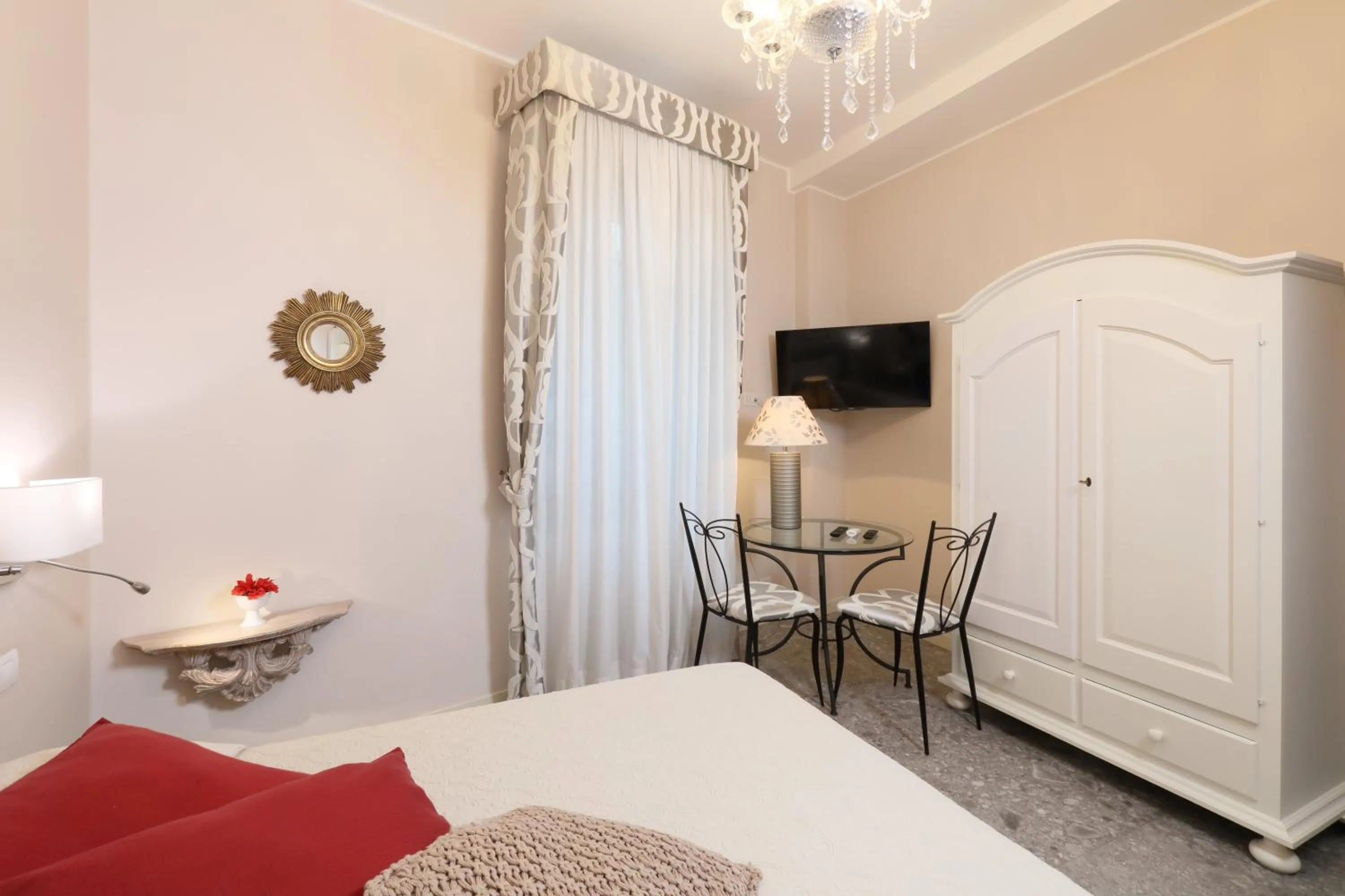 Bed in Porta Di Mezzo Luxury Suites & Rooms