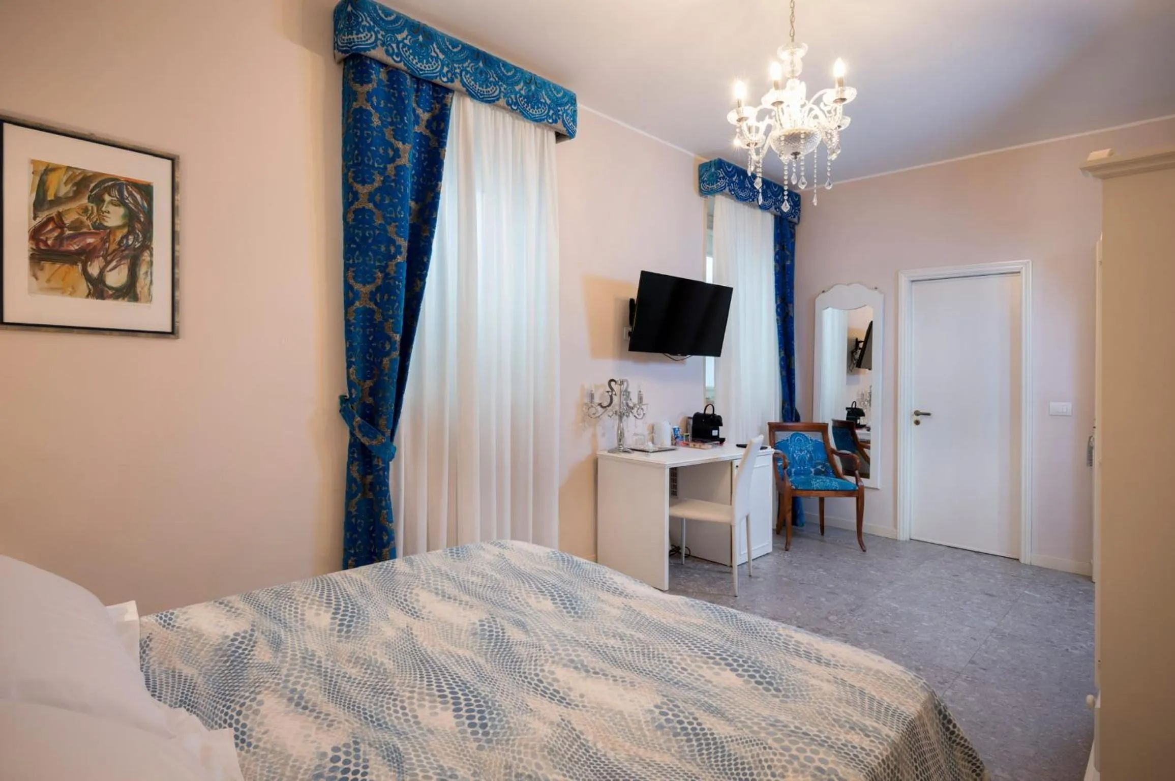 Bed in Porta Di Mezzo Luxury Suites & Rooms