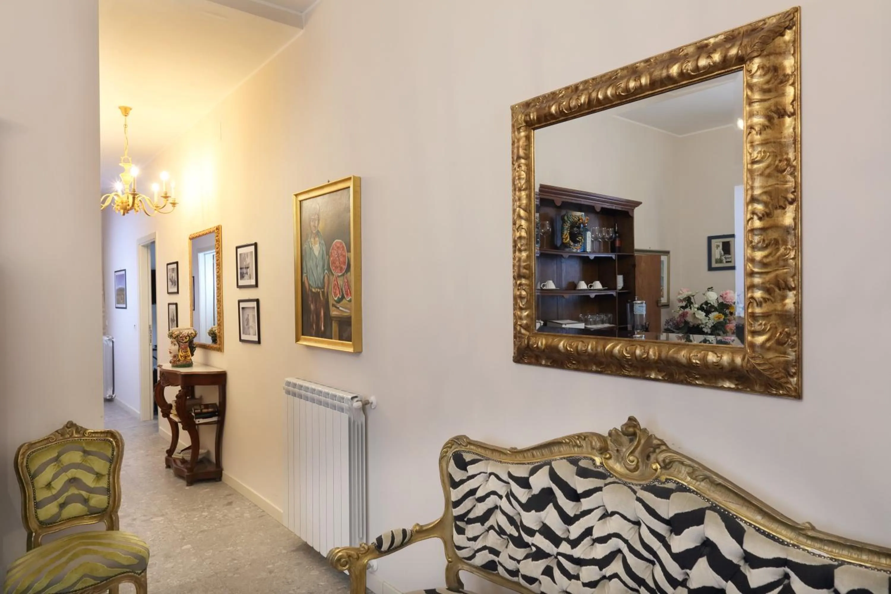 Porta Di Mezzo Luxury Suites & Rooms