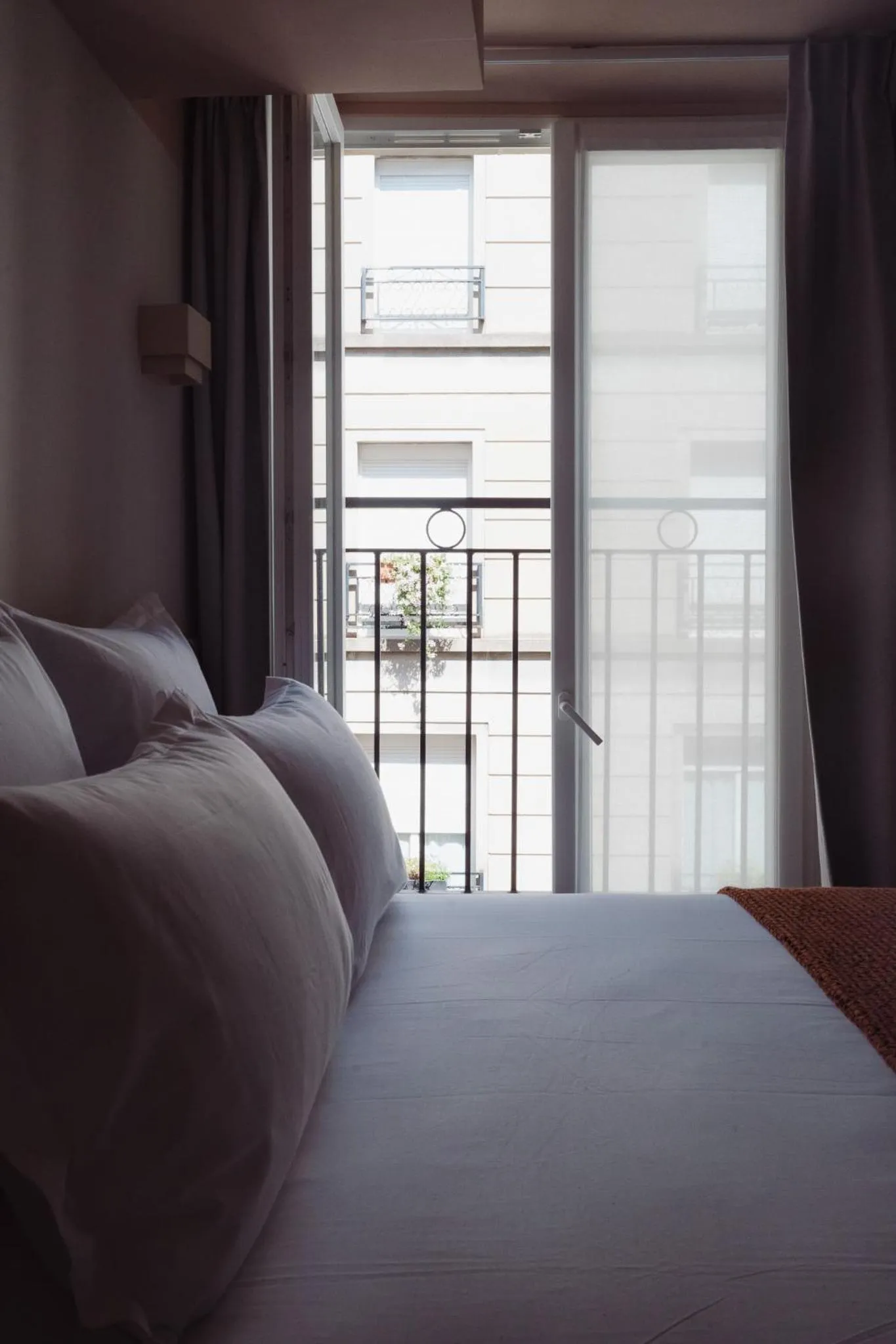 Photo of the whole room, Bed in LALA Hôtel