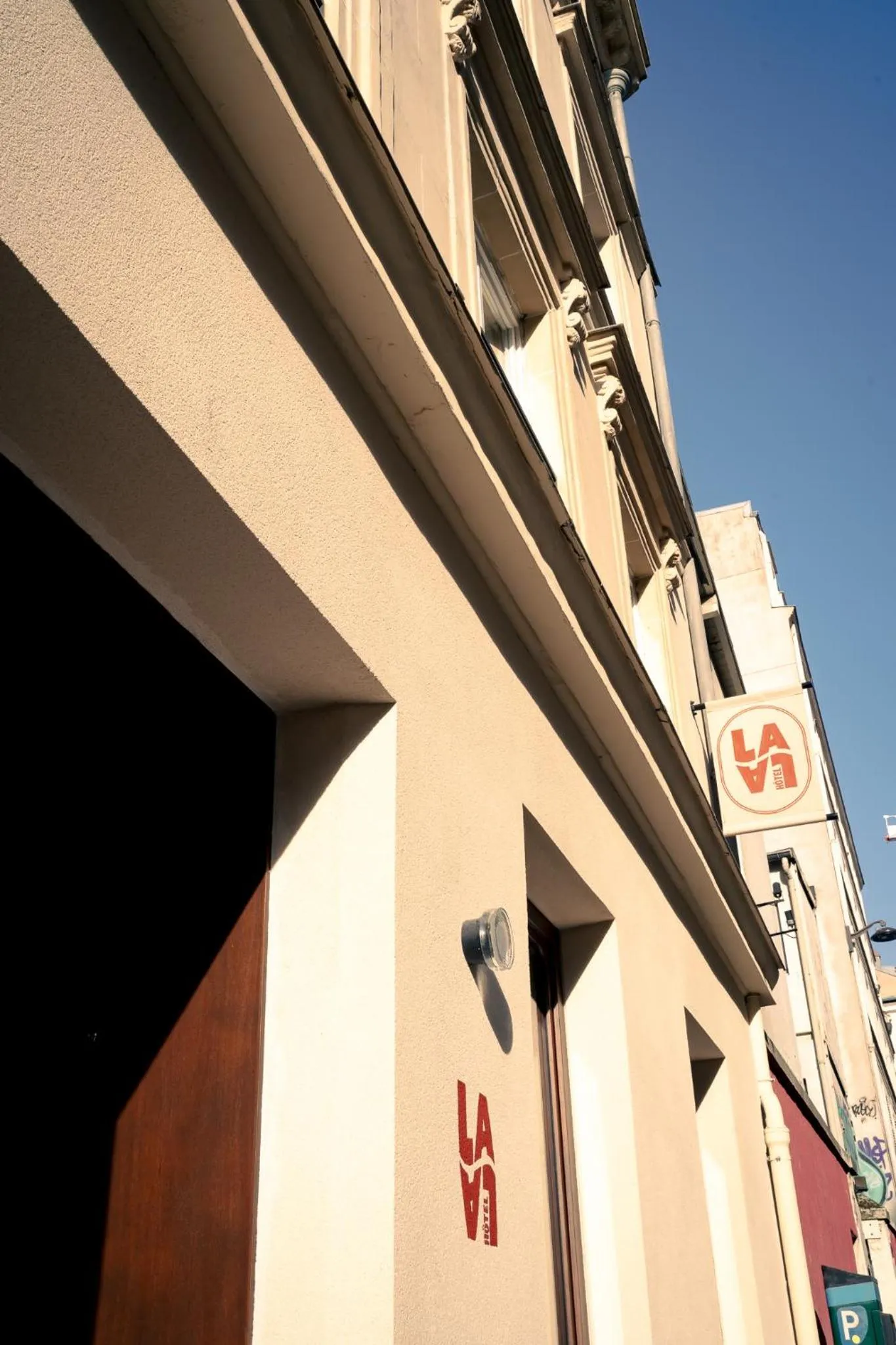 Property building in LALA Hôtel