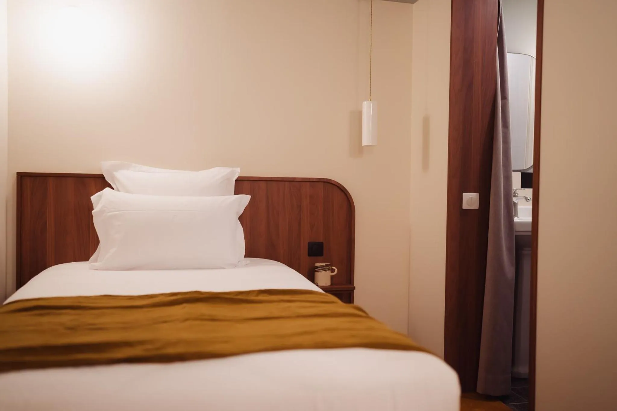 Bedroom, Bed in LALA Hôtel