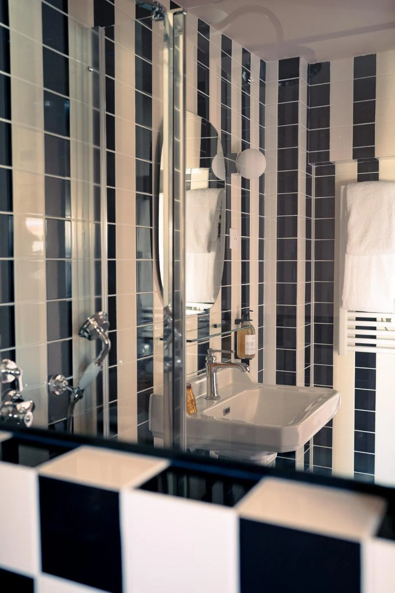 Toilet in LALA Hôtel