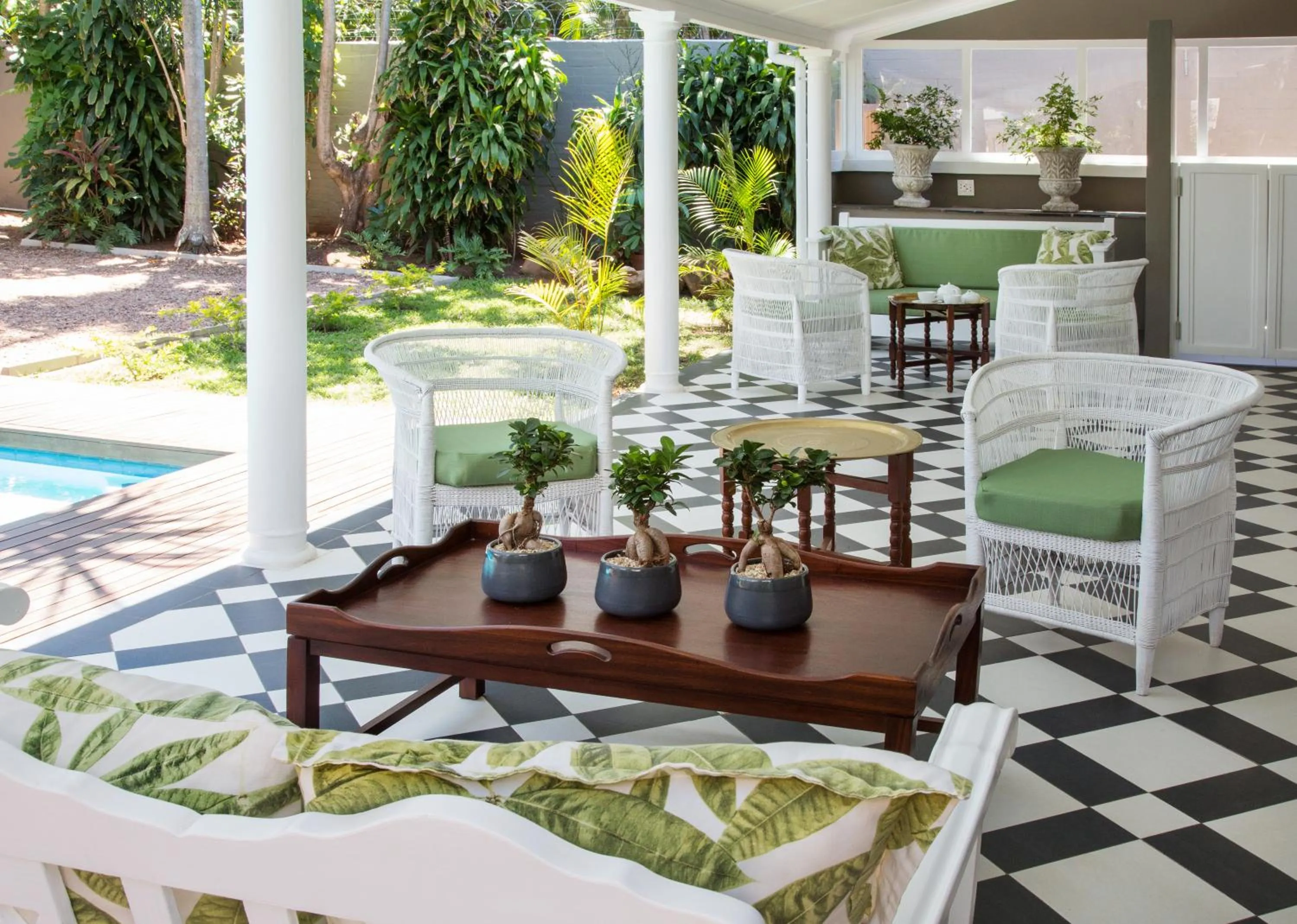 Patio in Madeline Grove Bed & Breakfast